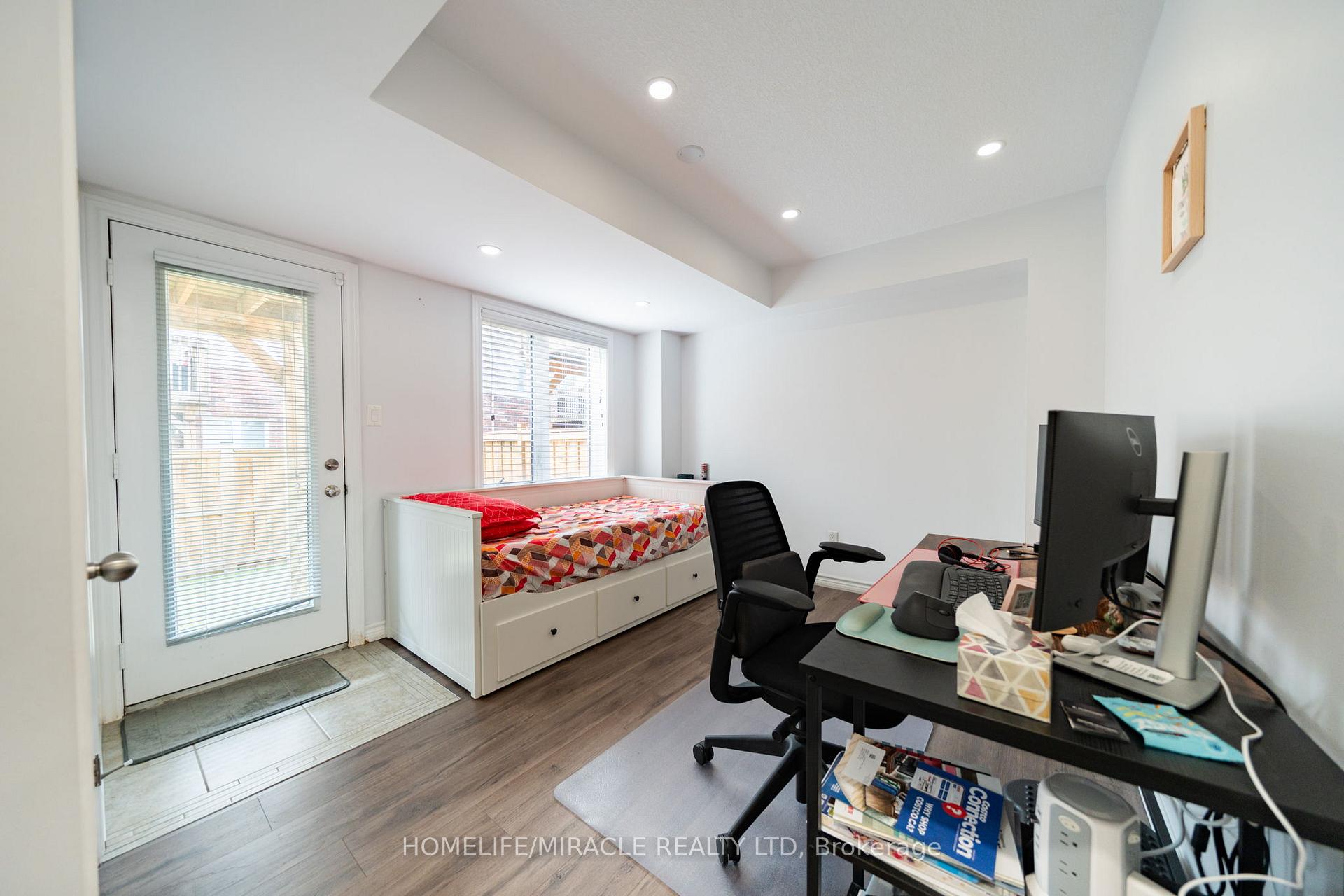 Photo 9 of 10 Kenridge Terrace, Hamilton, Stoney Creek Mountain — HOMEH