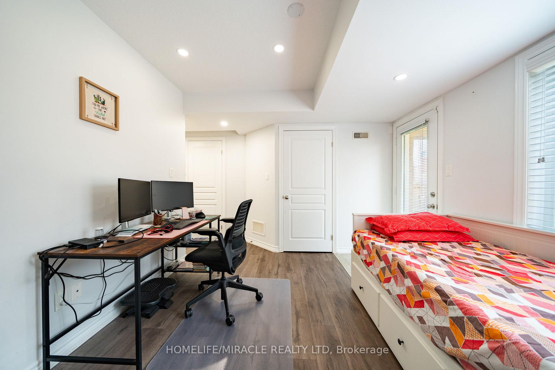 Photo 10 of 10 Kenridge Terrace, Hamilton, Stoney Creek Mountain — HOMEH