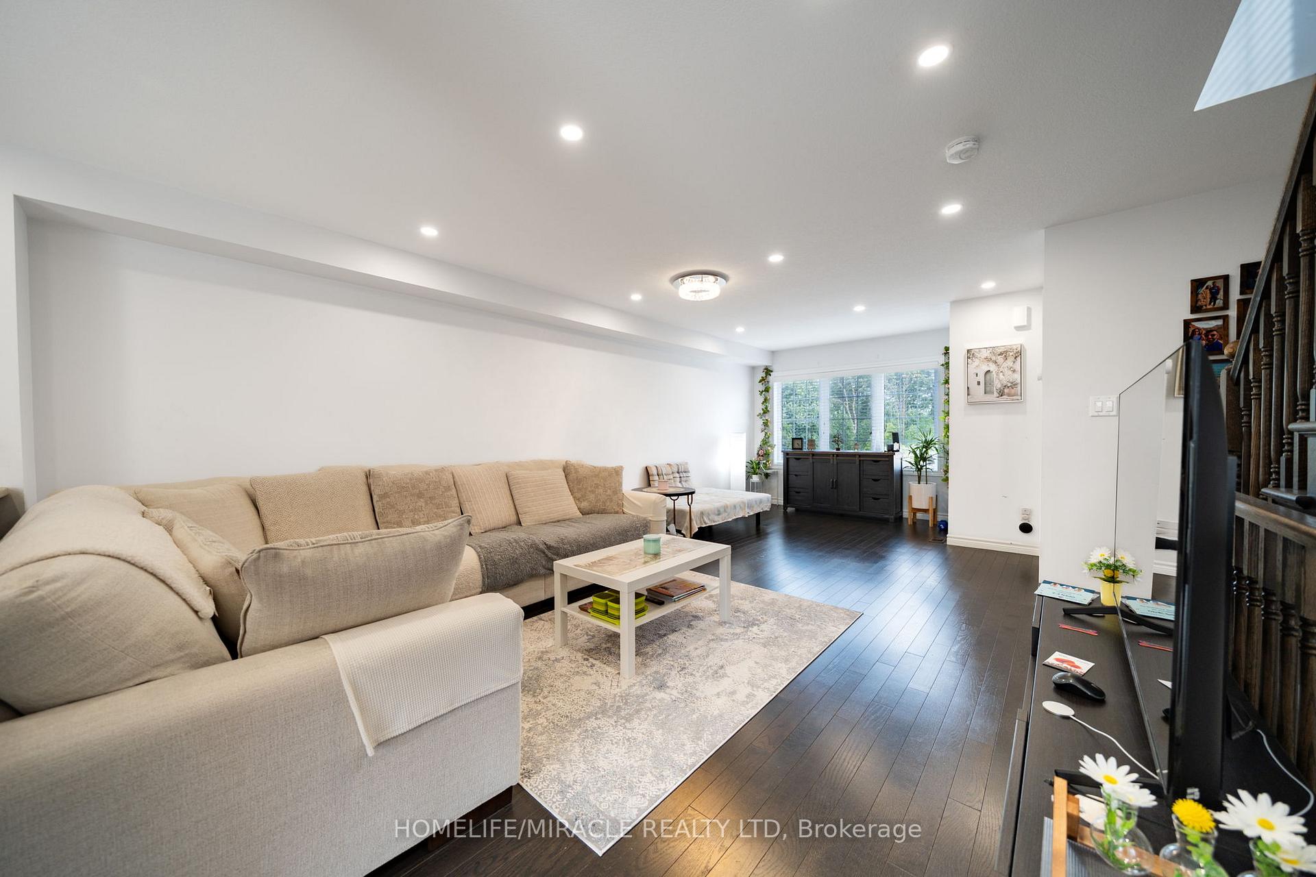 Photo 13 of 10 Kenridge Terrace, Hamilton, Stoney Creek Mountain — HOMEH