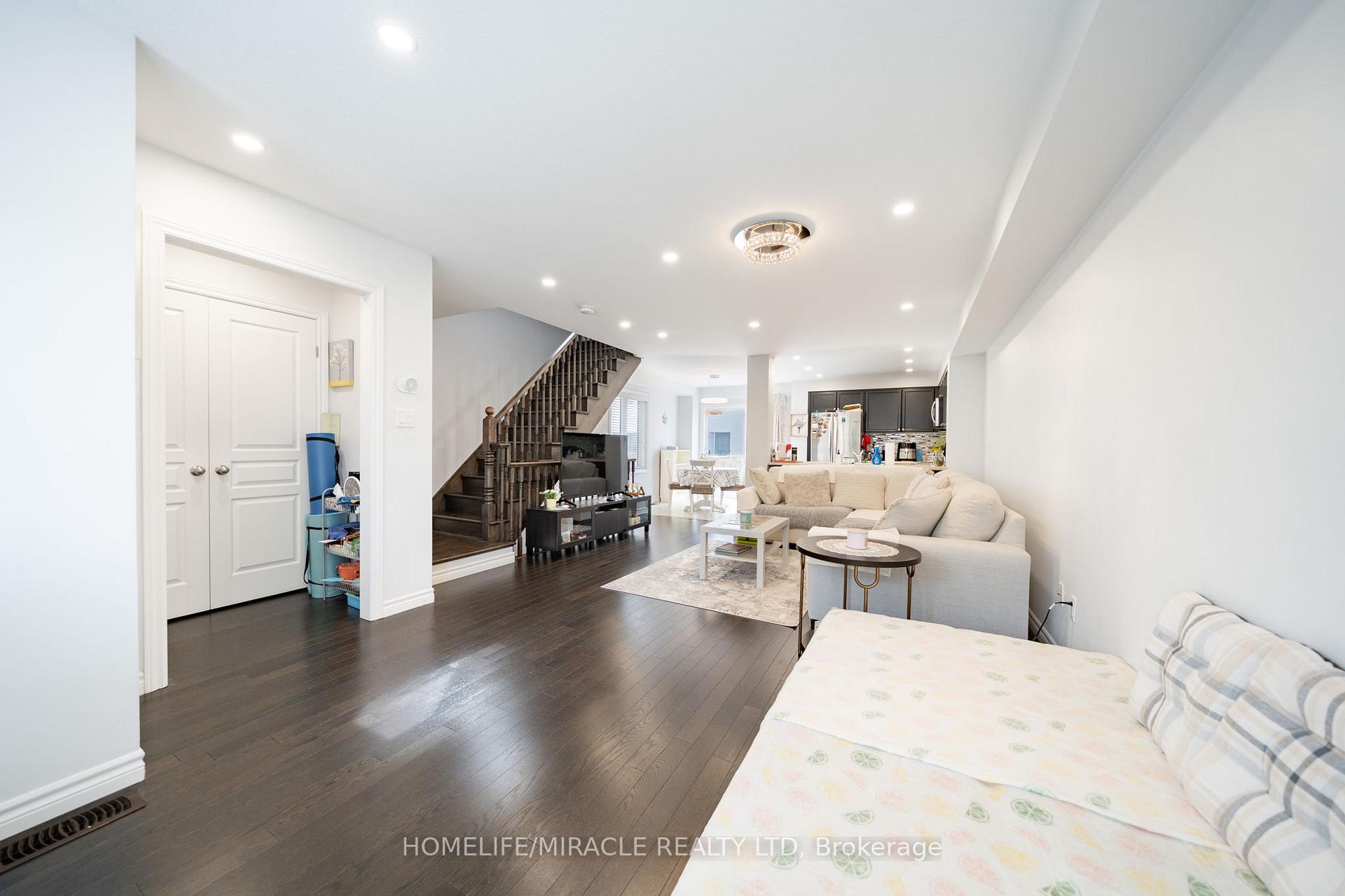 Photo 14 of 10 Kenridge Terrace, Hamilton, Stoney Creek Mountain — HOMEH