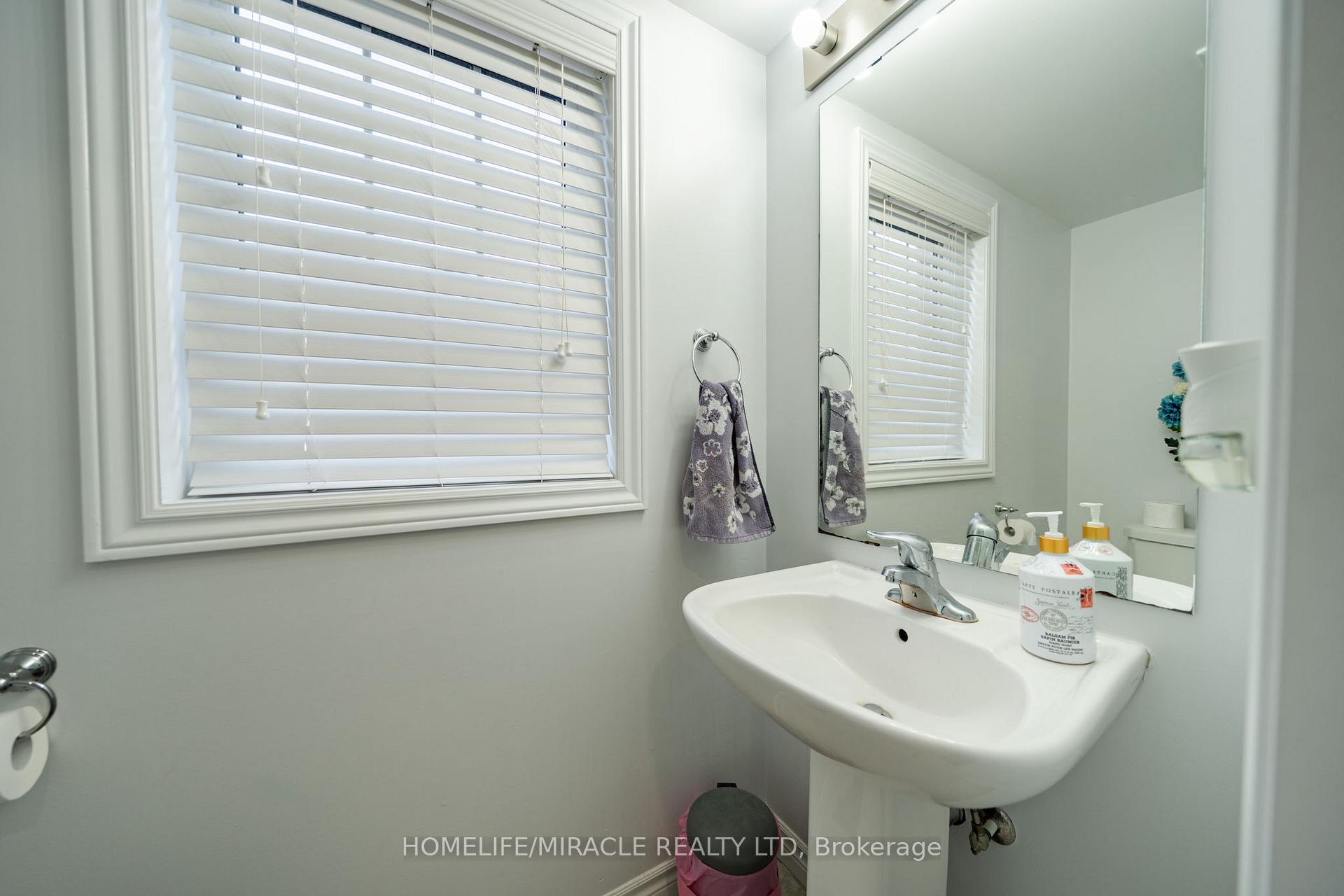 Photo 16 of 10 Kenridge Terrace, Hamilton, Stoney Creek Mountain — HOMEH