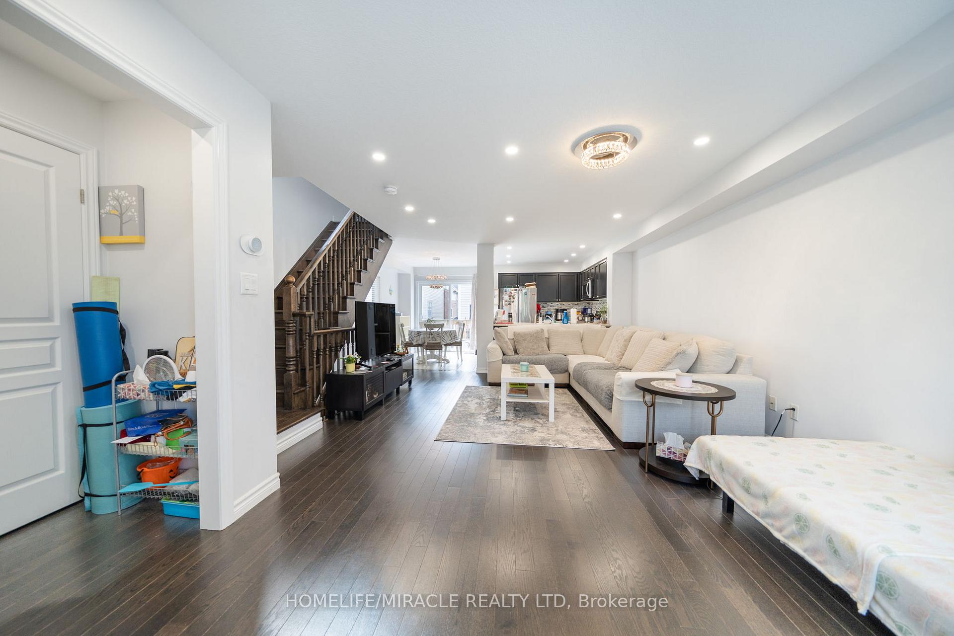 Photo 17 of 10 Kenridge Terrace, Hamilton, Stoney Creek Mountain — HOMEH