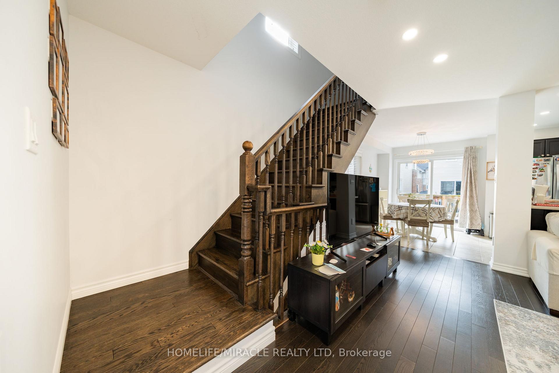 Photo 28 of 10 Kenridge Terrace, Hamilton, Stoney Creek Mountain — HOMEH