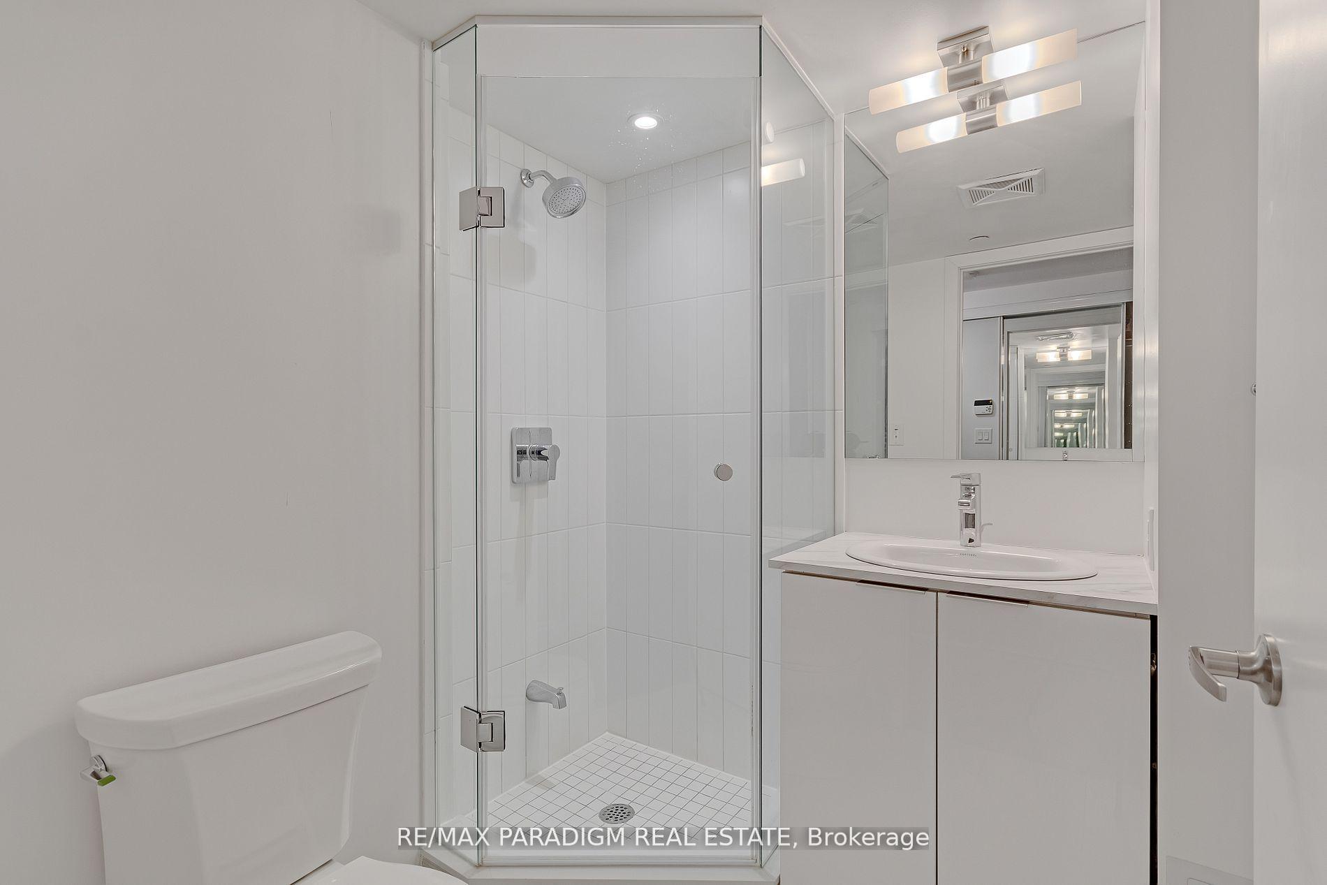 Photo 8 of Unit 2501, 955 Bay Street, Toronto, Bay Street Corridor — HOMEH