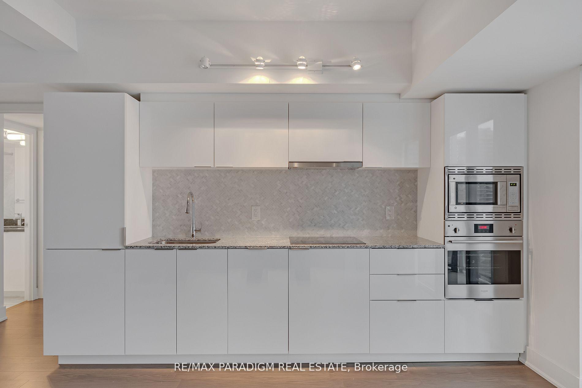 Photo 9 of Unit 2501, 955 Bay Street, Toronto, Bay Street Corridor — HOMEH