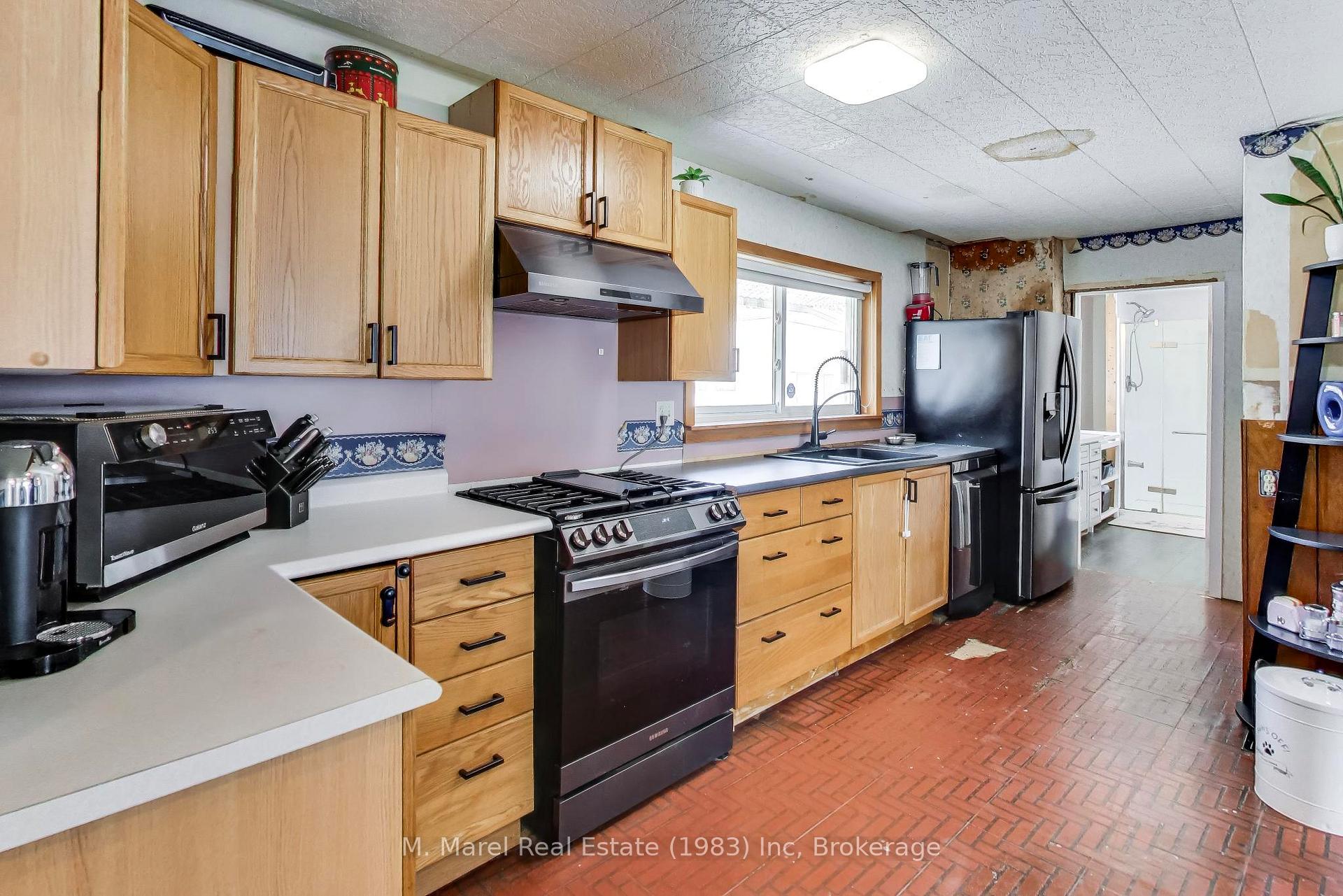 Photo 8 of 327 Dewitt Road, Hamilton, Stoney Creek Industrial — HOMEH