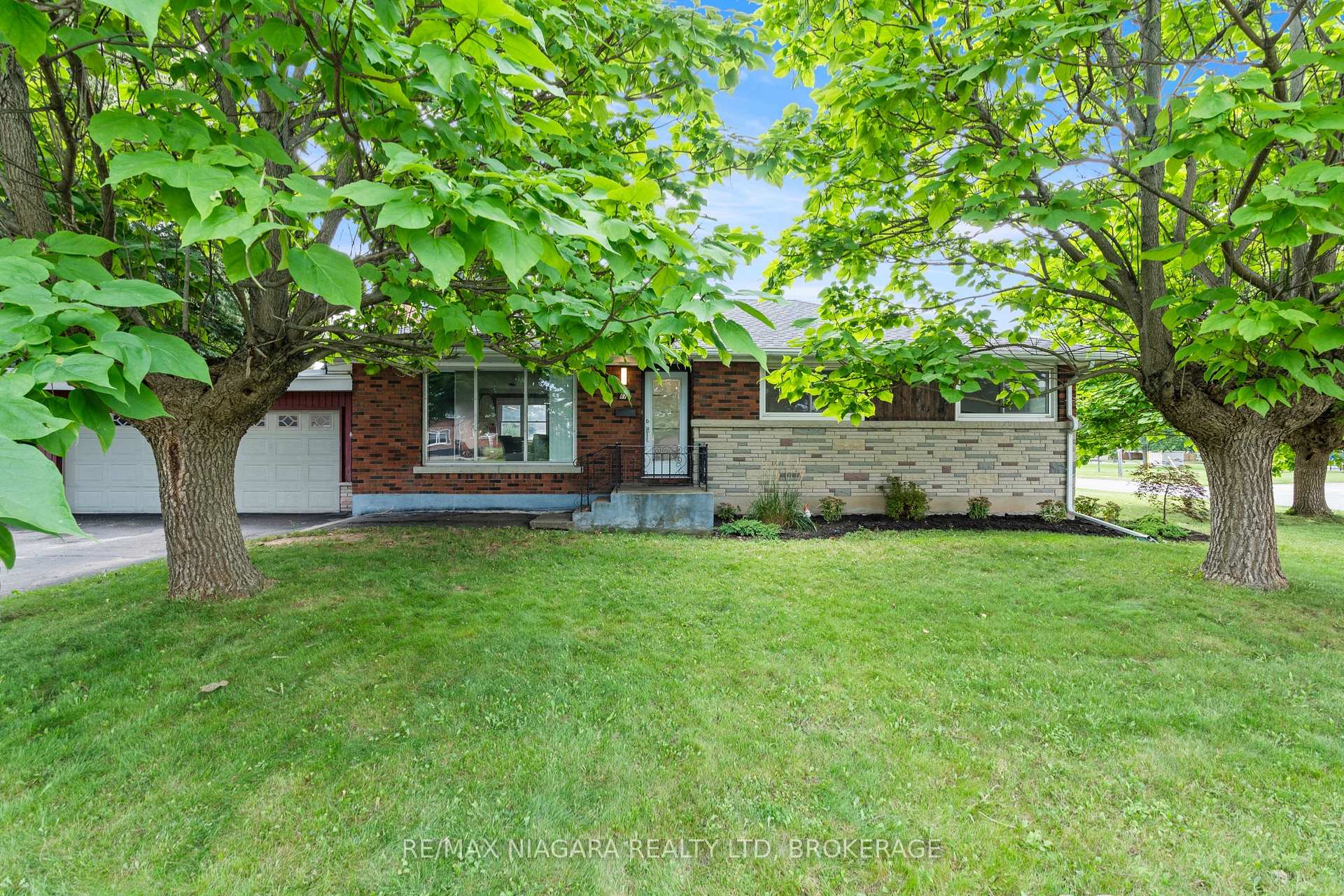 Photo 4 of 67 Maple Park Drive, Welland, Prince Charles — HOMEH