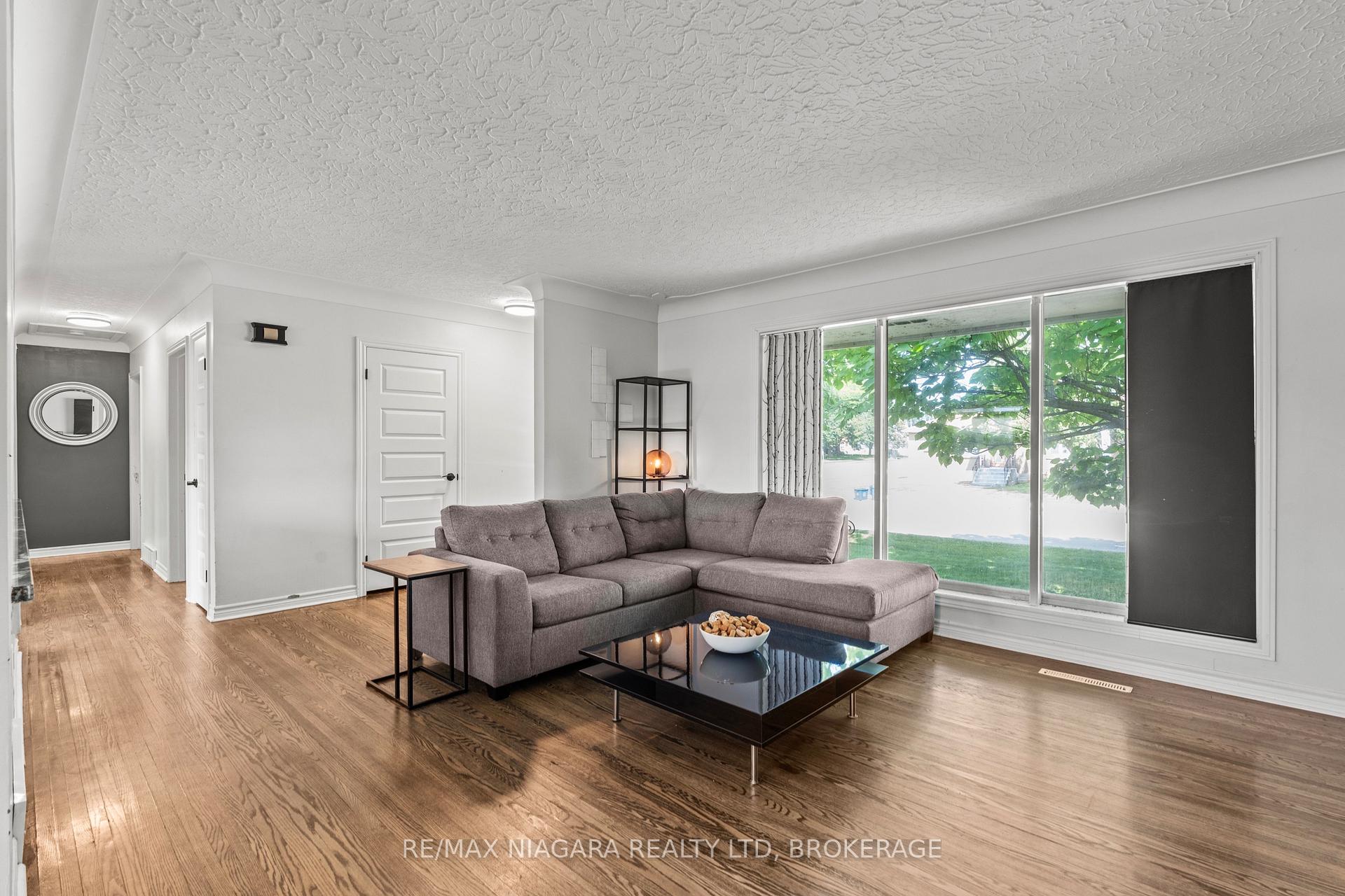 Photo 8 of 67 Maple Park Drive, Welland, Prince Charles — HOMEH