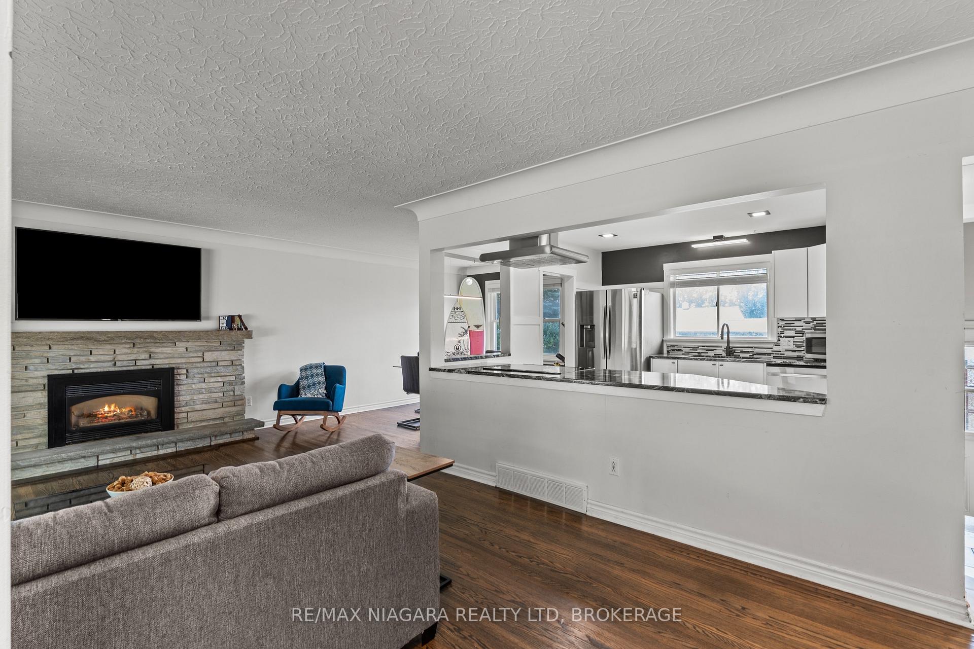 Photo 10 of 67 Maple Park Drive, Welland, Prince Charles — HOMEH