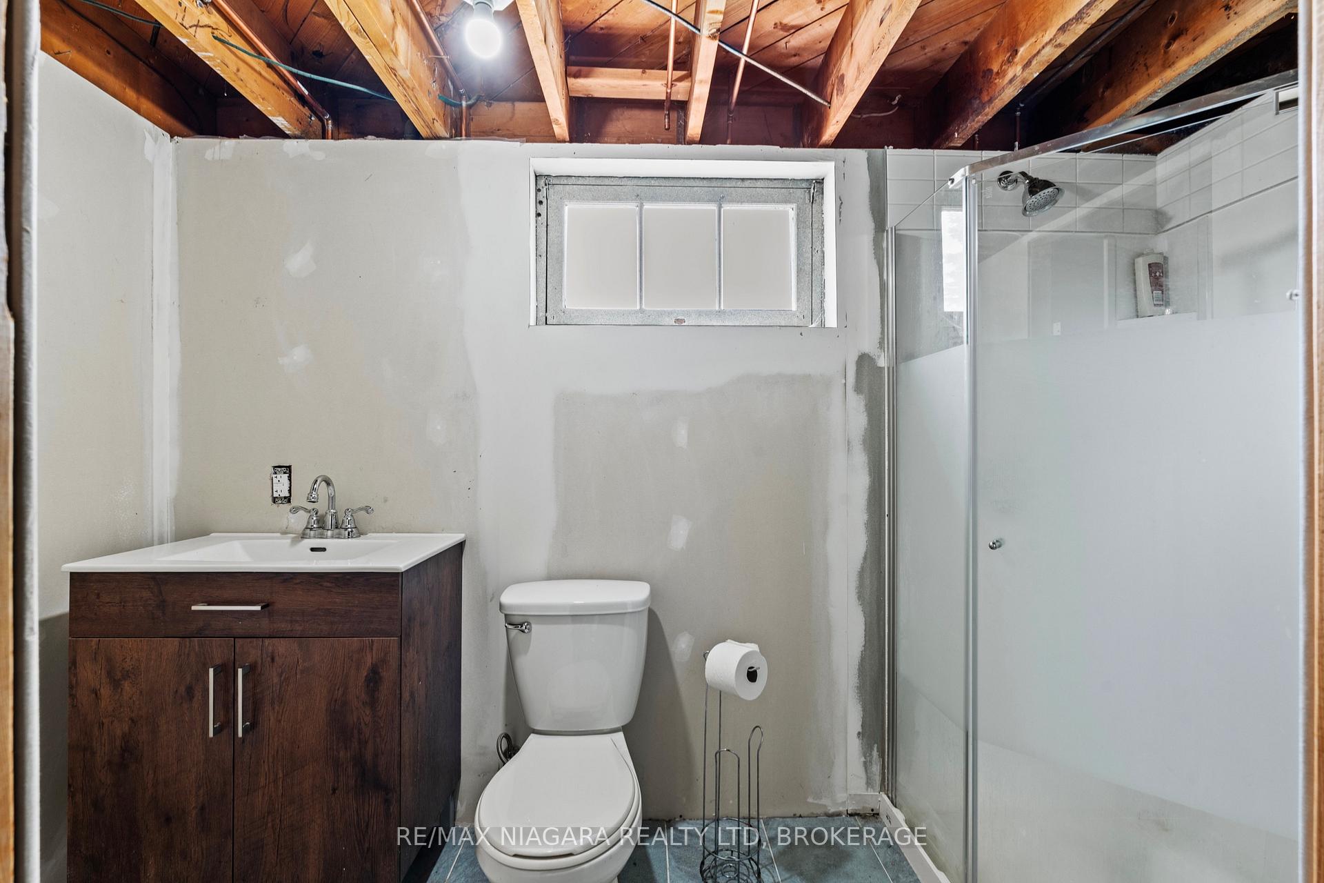 Photo 25 of 67 Maple Park Drive, Welland, Prince Charles — HOMEH