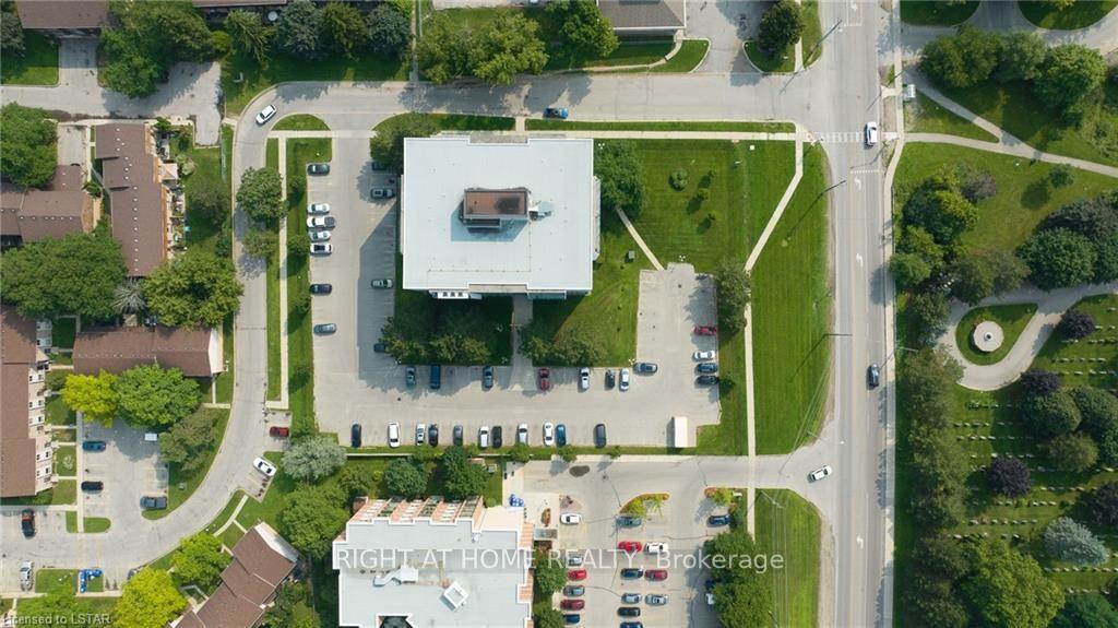 Photo 6 of Unit 801, 986 Huron Street, London, East A — HOMEH