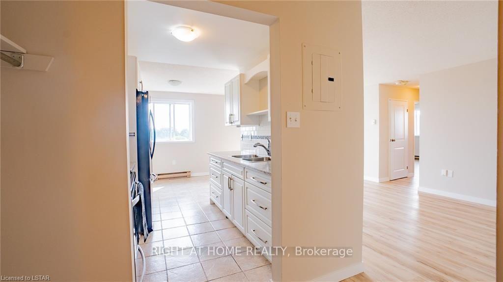 Photo 11 of Unit 801, 986 Huron Street, London, East A — HOMEH