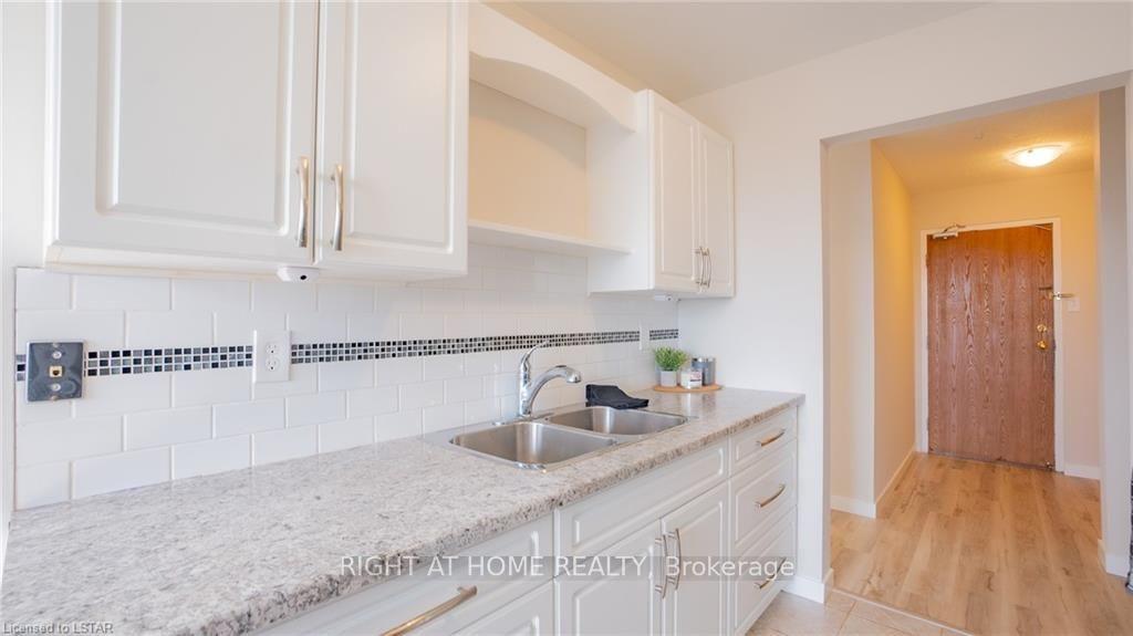 Photo 15 of Unit 801, 986 Huron Street, London, East A — HOMEH