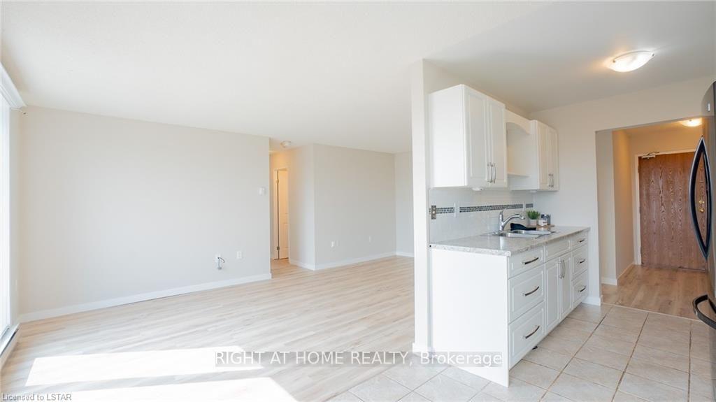 Photo 17 of Unit 801, 986 Huron Street, London, East A — HOMEH