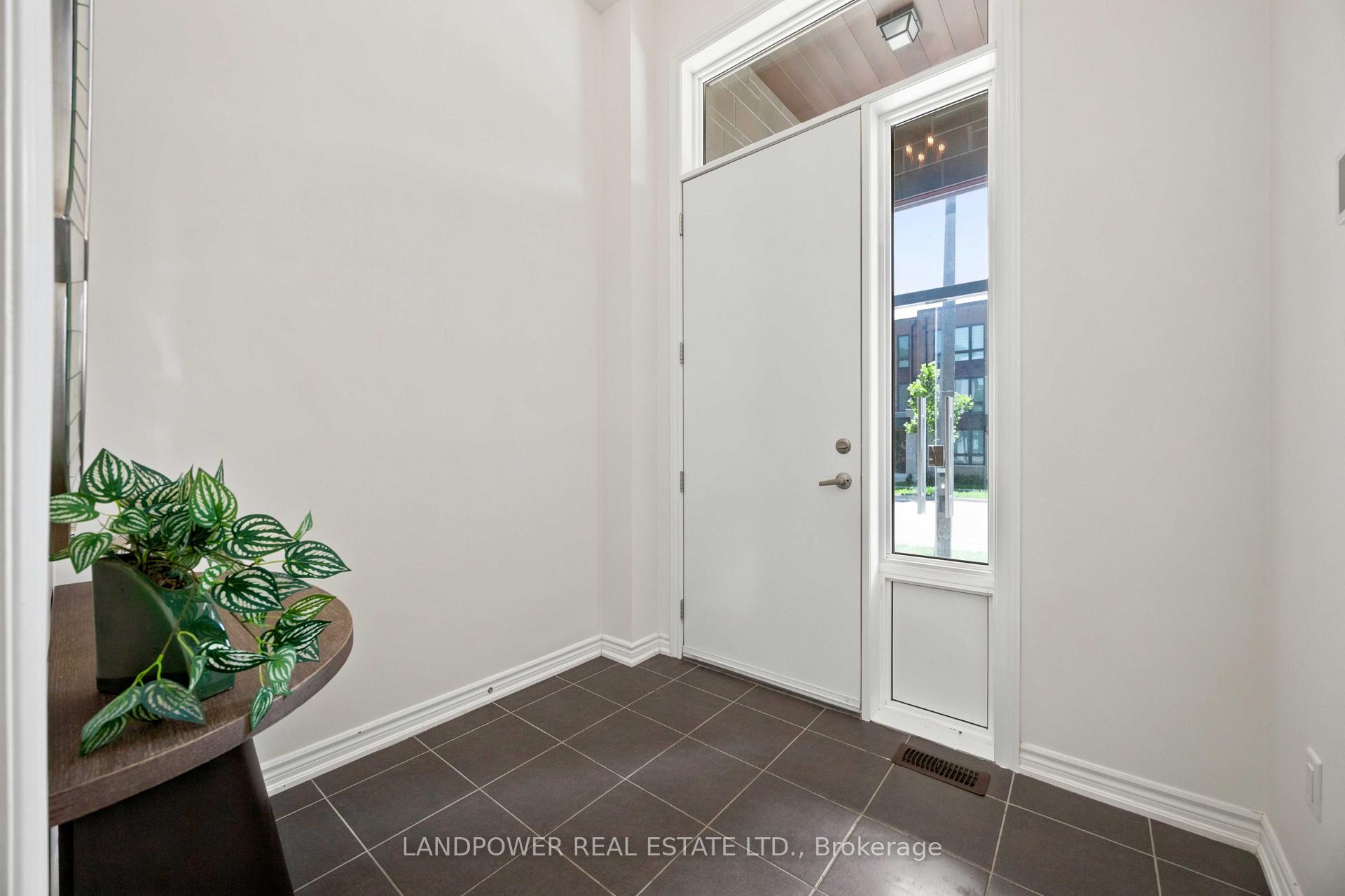 Photo 4 of 38 Lord Melborne Street, Markham, Victoria Square — HOMEH