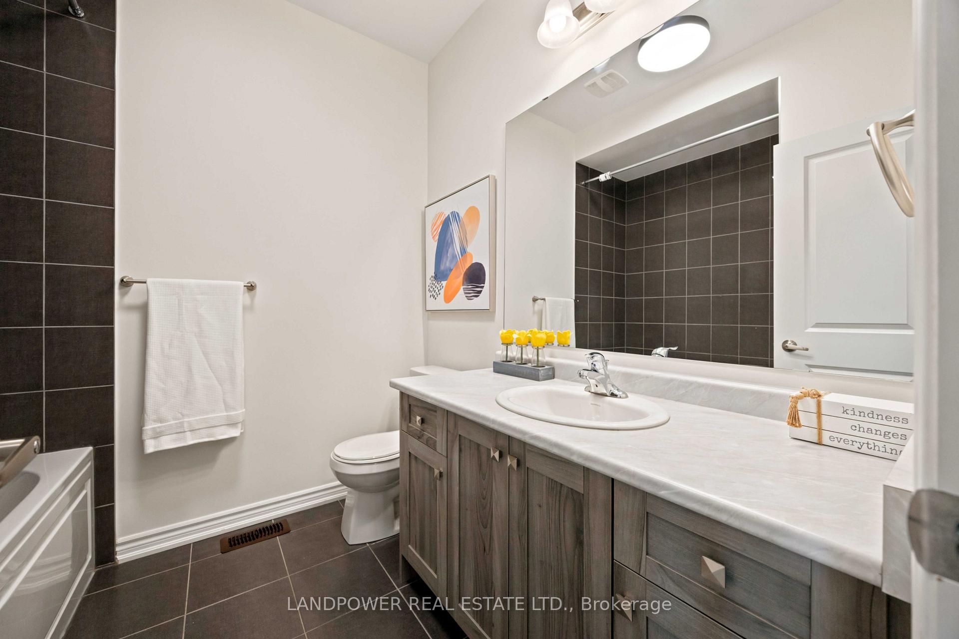 Photo 34 of 38 Lord Melborne Street, Markham, Victoria Square — HOMEH