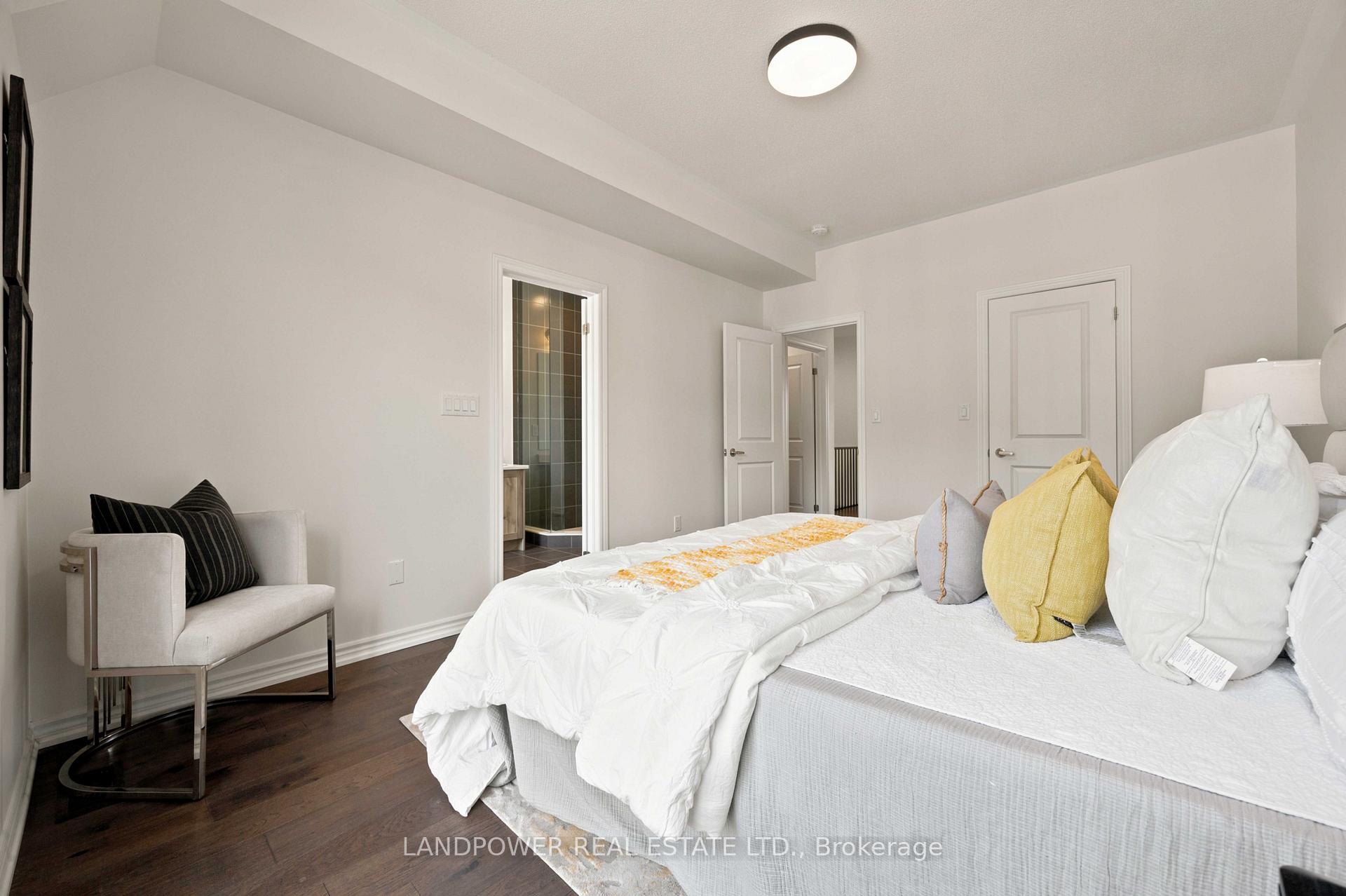 Photo 36 of 38 Lord Melborne Street, Markham, Victoria Square — HOMEH