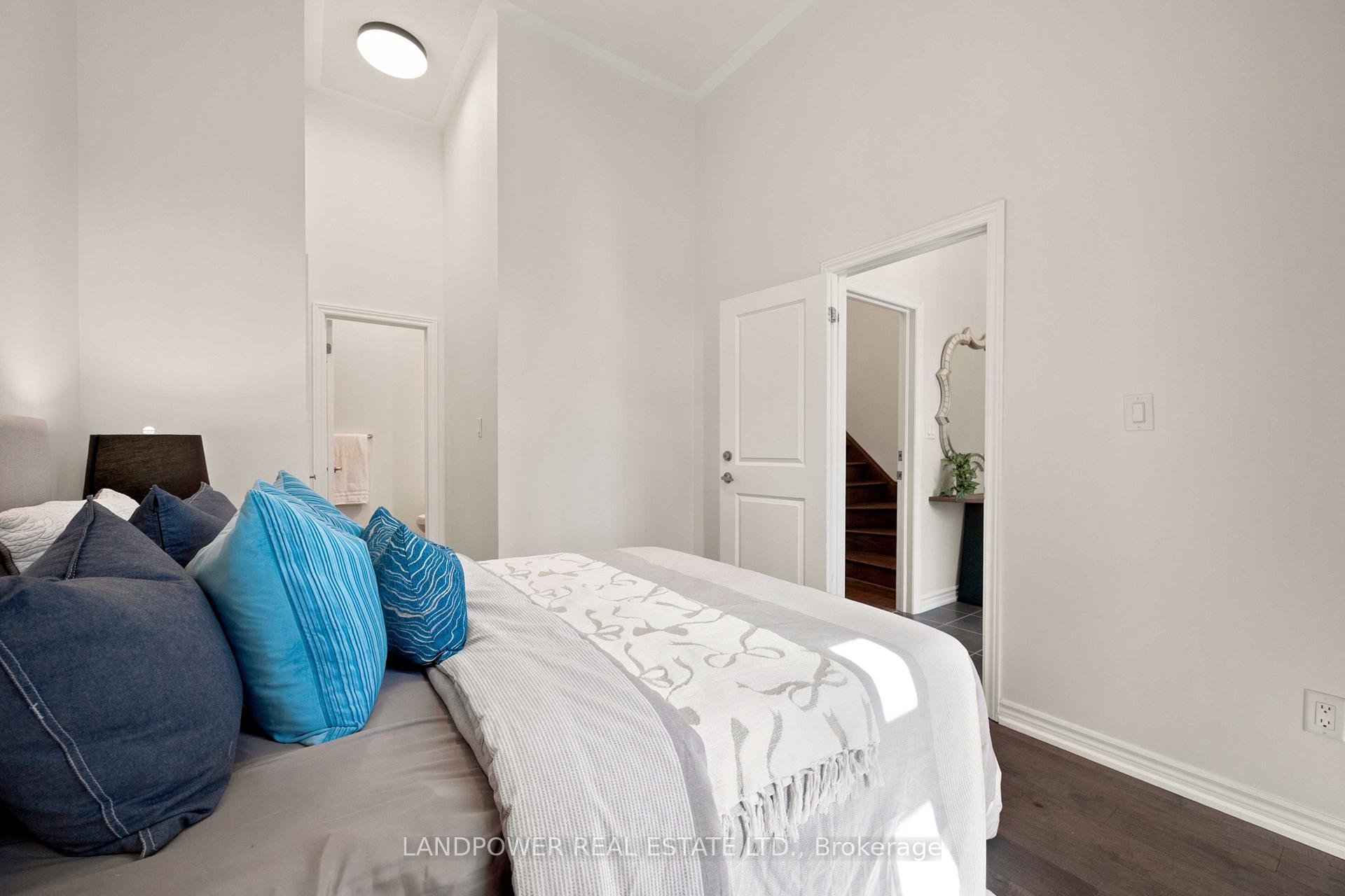 Photo 41 of 38 Lord Melborne Street, Markham, Victoria Square — HOMEH
