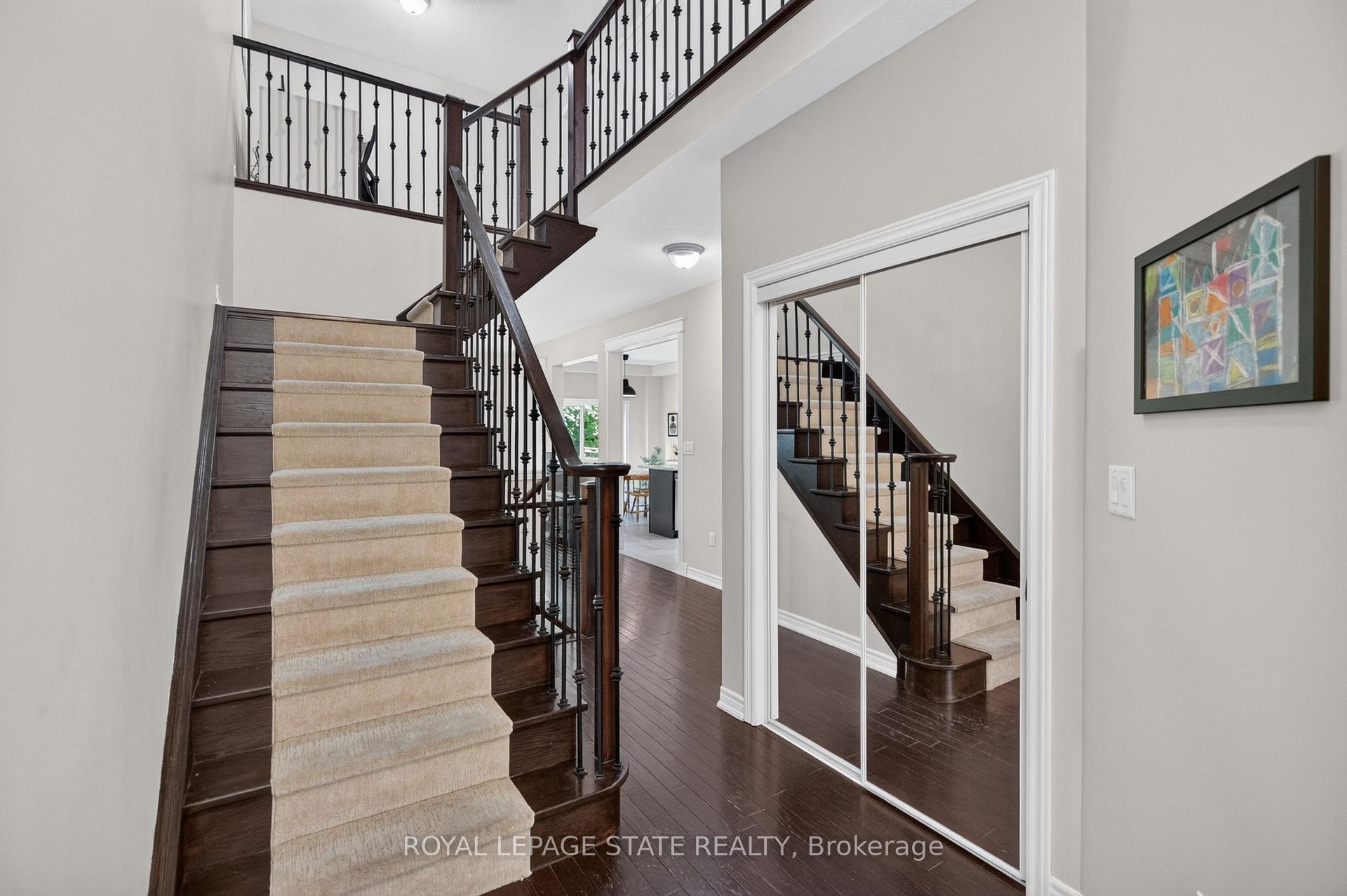 Photo 4 of 82 Maplevale Drive, Hamilton, Ancaster — HOMEH