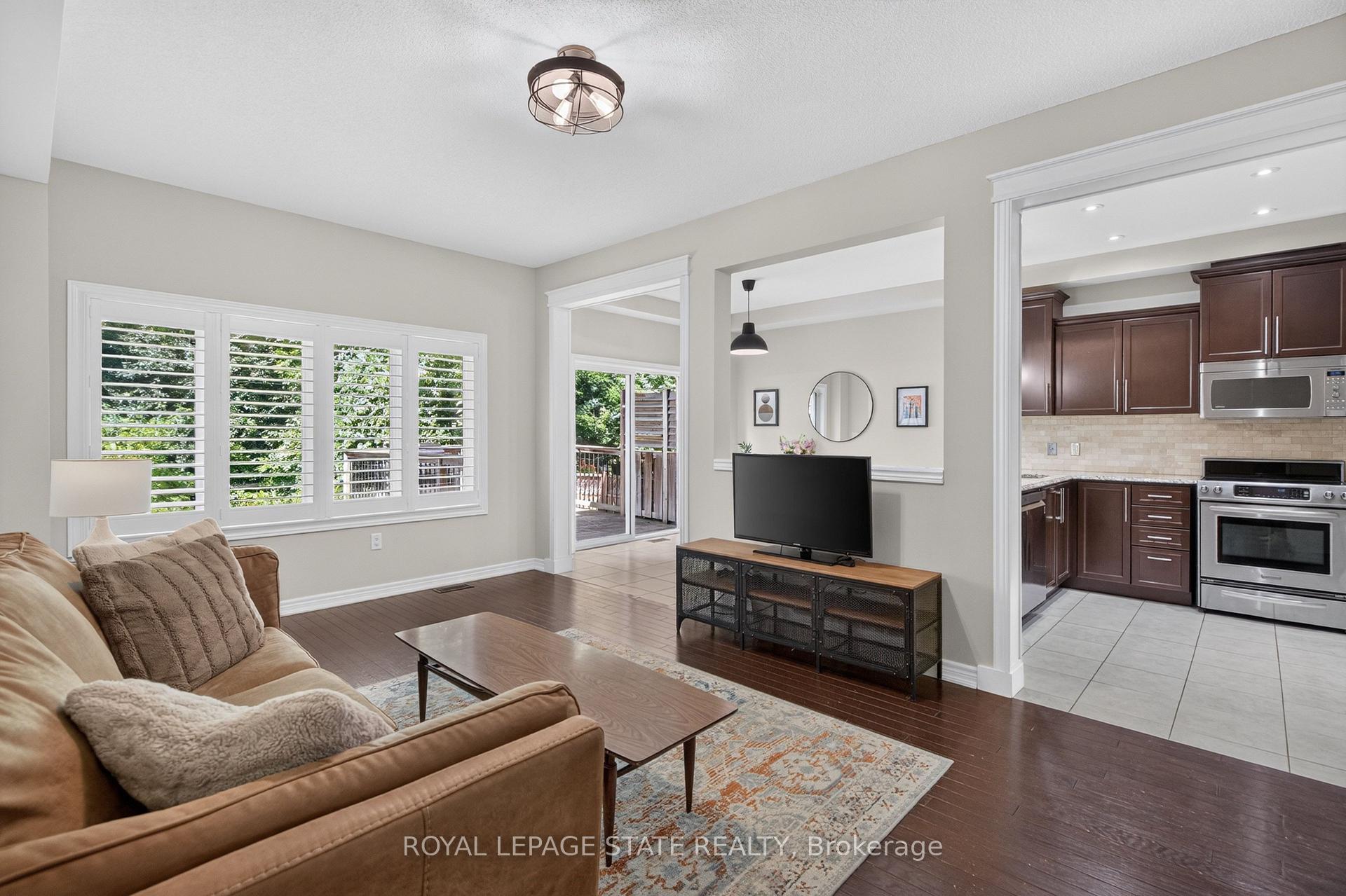 Photo 7 of 82 Maplevale Drive, Hamilton, Ancaster — HOMEH