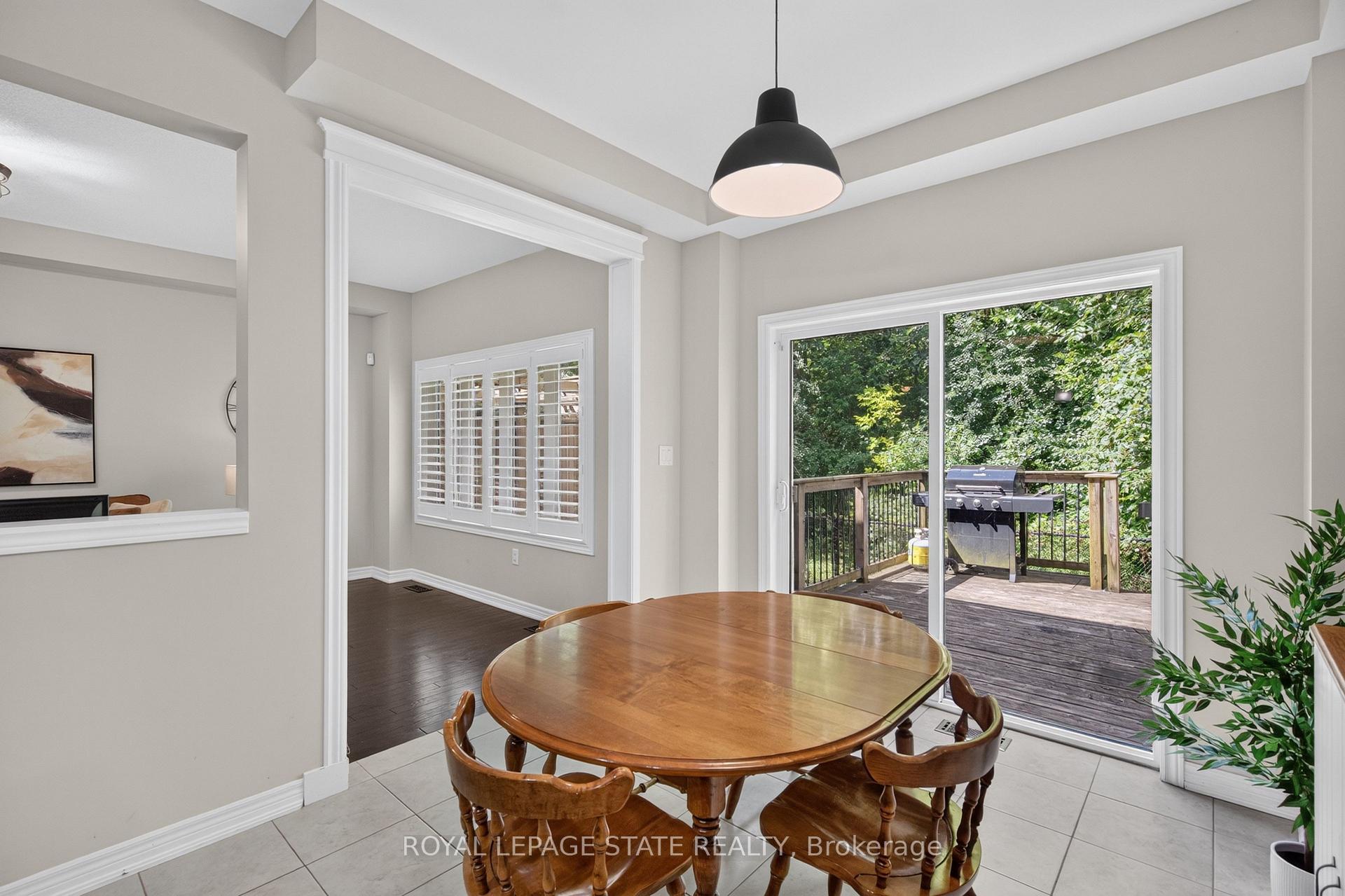 Photo 12 of 82 Maplevale Drive, Hamilton, Ancaster — HOMEH