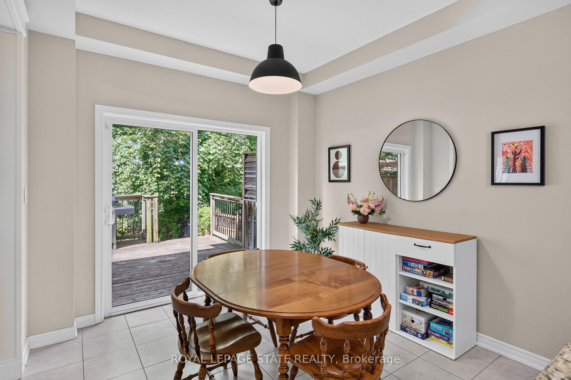 Photo 13 of 82 Maplevale Drive, Hamilton, Ancaster — HOMEH