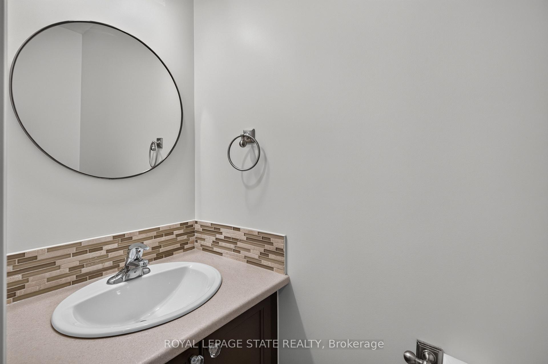 Photo 18 of 82 Maplevale Drive, Hamilton, Ancaster — HOMEH