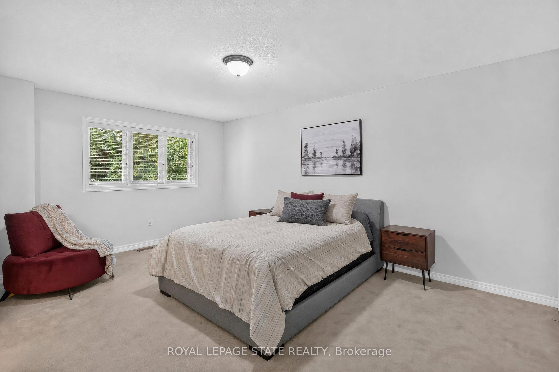 Photo 21 of 82 Maplevale Drive, Hamilton, Ancaster — HOMEH