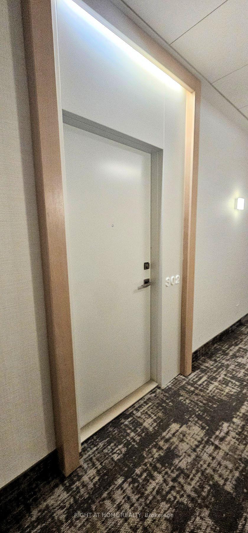 Photo 3 of Unit 302, 170 Avenue Road, Toronto, The Annex — HOMEH