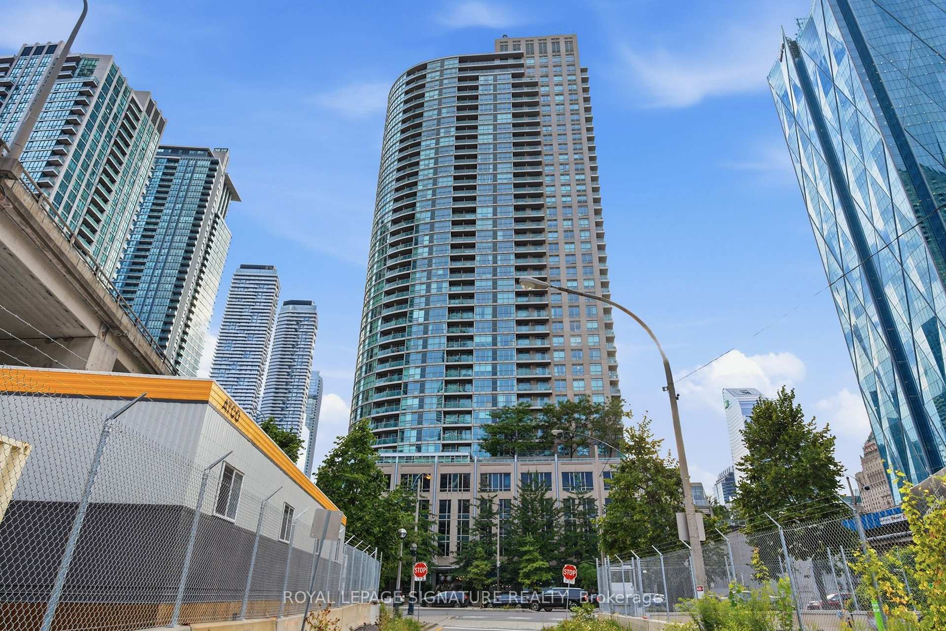 Photo 2 of Unit 2011, 18 Yonge Street, Toronto, Waterfront Communities — HOMEH