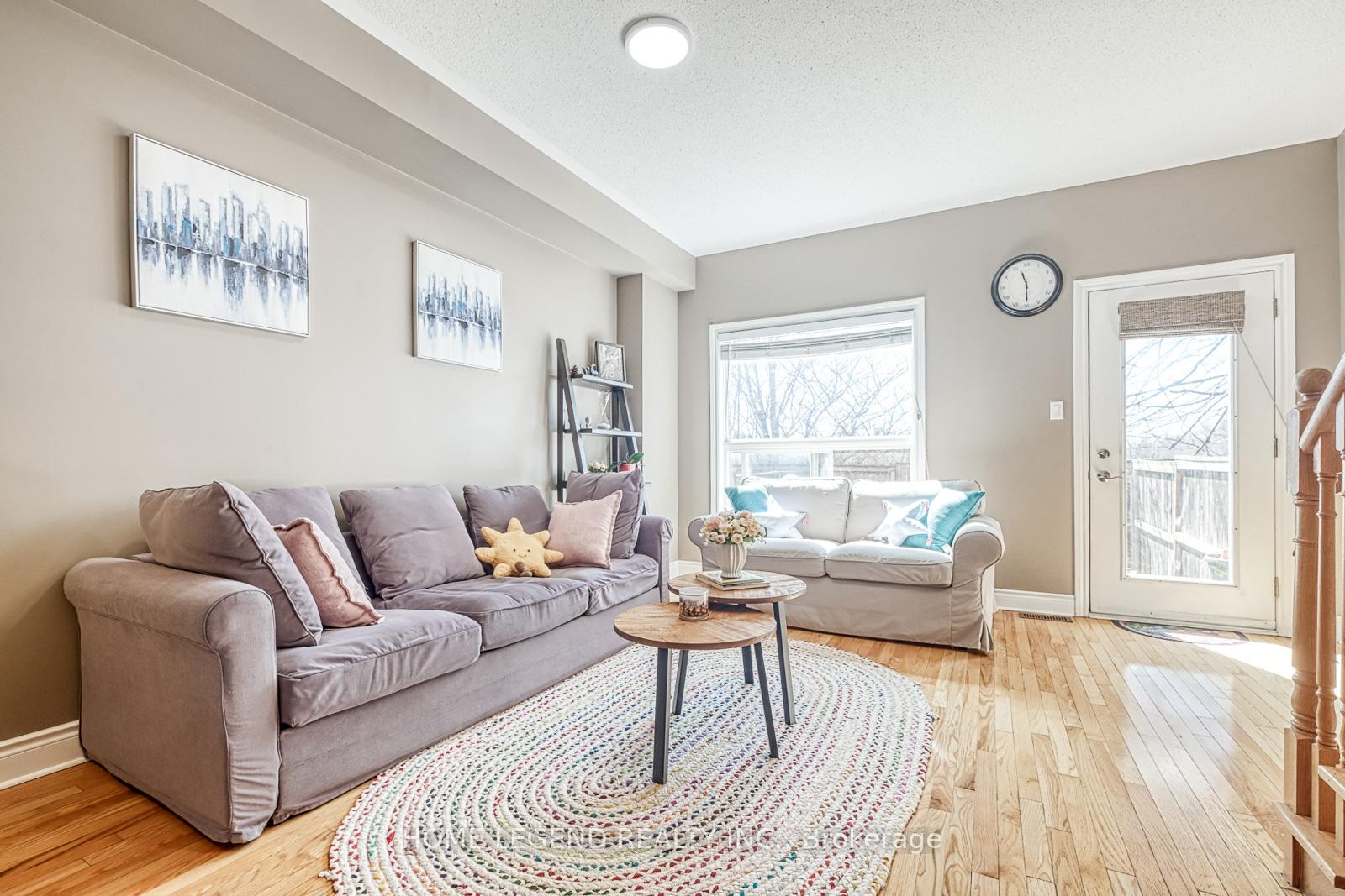 Photo 5 of 28 Loring Doolittle Court, Aurora, Aurora Village — HOMEH