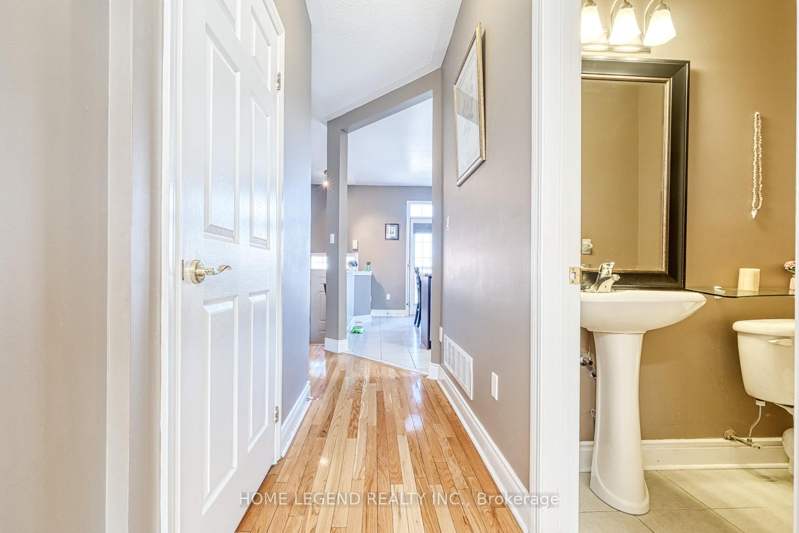 Photo 6 of 28 Loring Doolittle Court, Aurora, Aurora Village — HOMEH