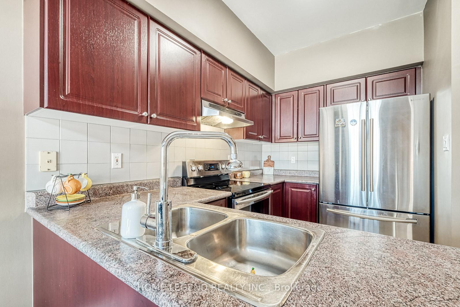 Photo 8 of 28 Loring Doolittle Court, Aurora, Aurora Village — HOMEH
