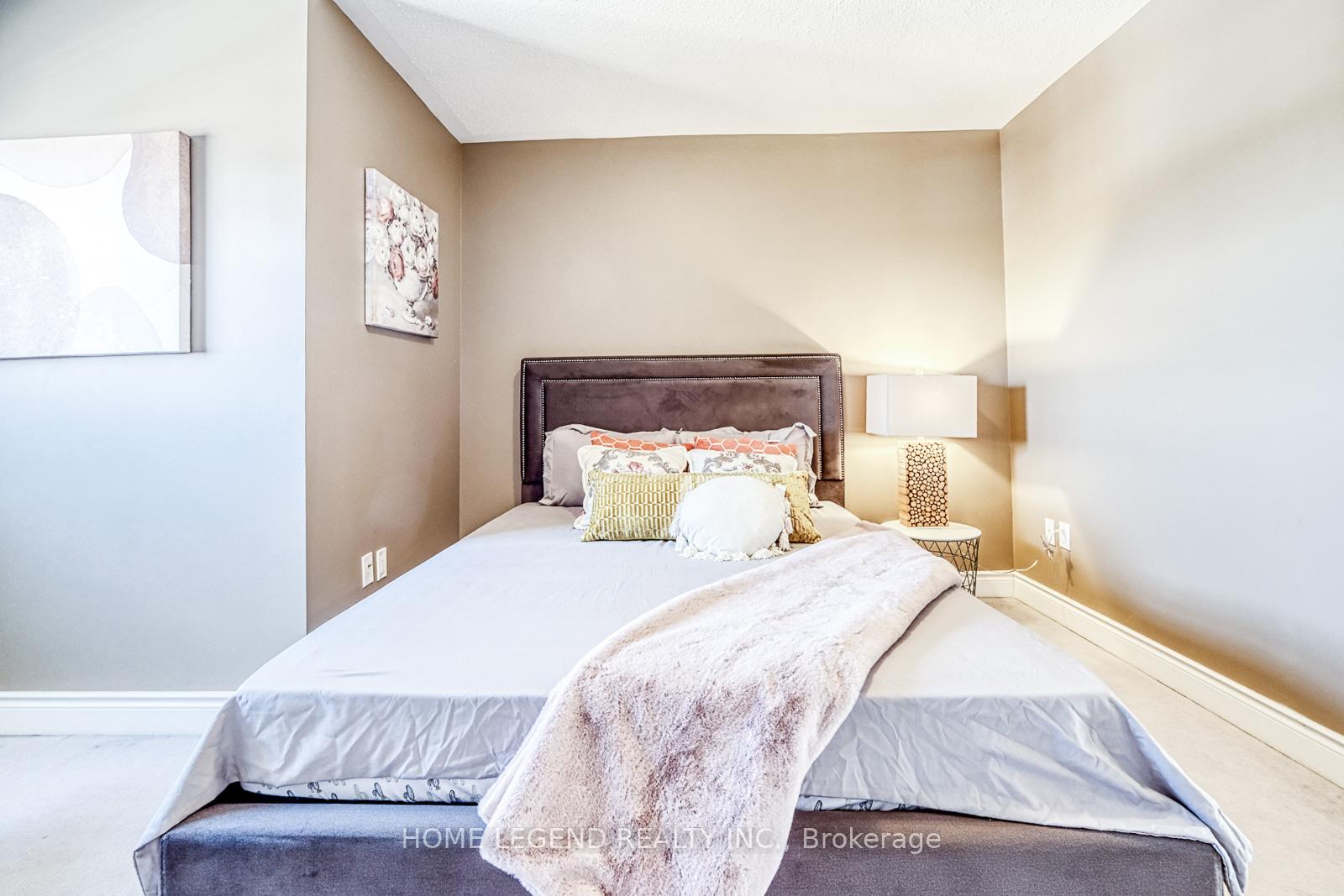 Photo 27 of 28 Loring Doolittle Court, Aurora, Aurora Village — HOMEH