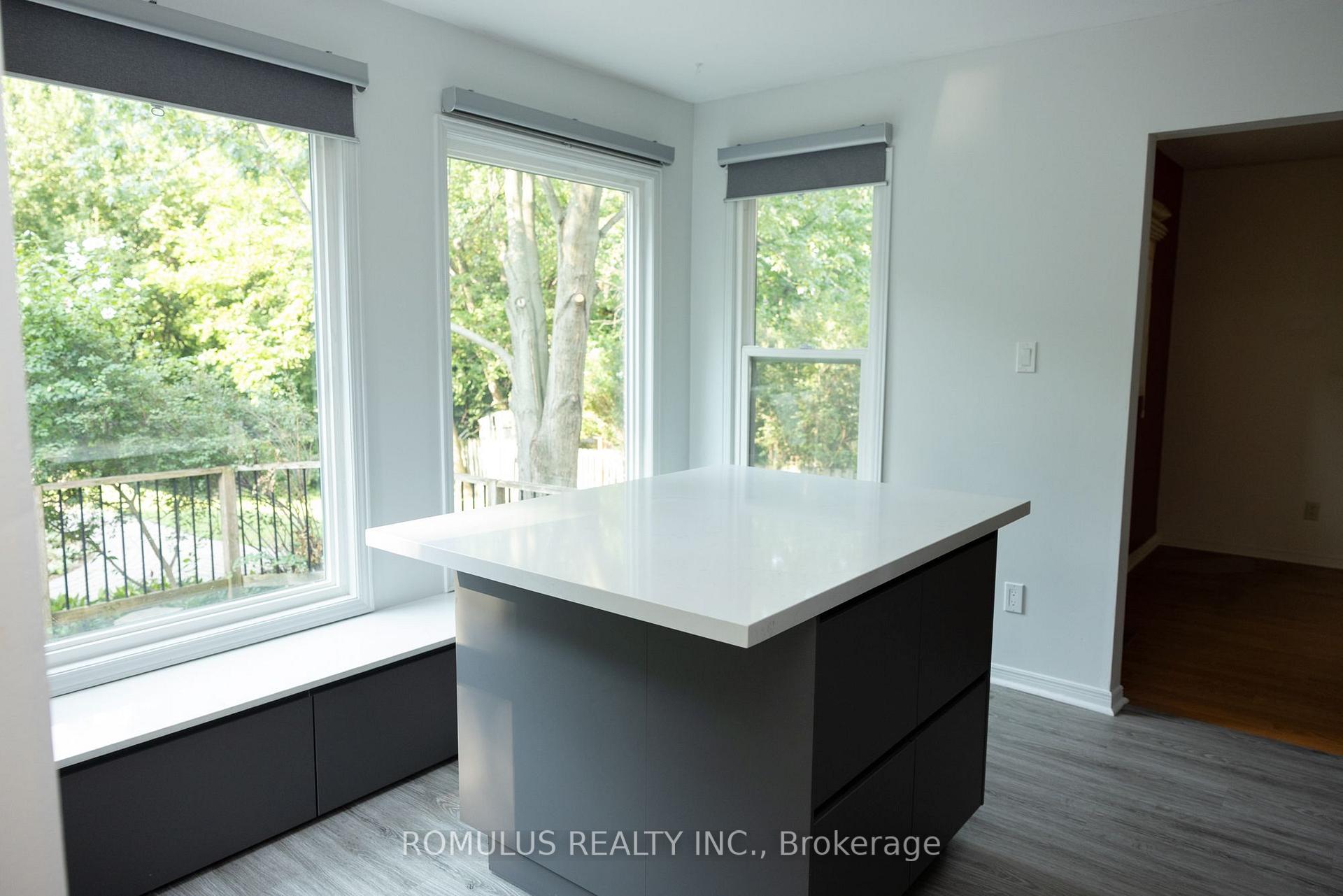 Photo 3 of 280 King Andrew Drive, Mississauga, Rathwood — HOMEH