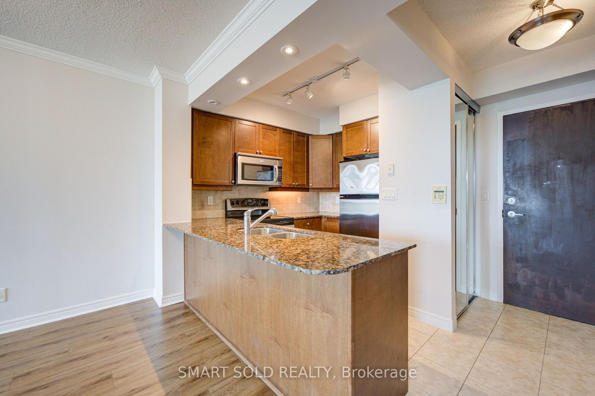 Photo 4 of Unit 1508, 100 Promenade Circle, Vaughan, Brownridge — HOMEH