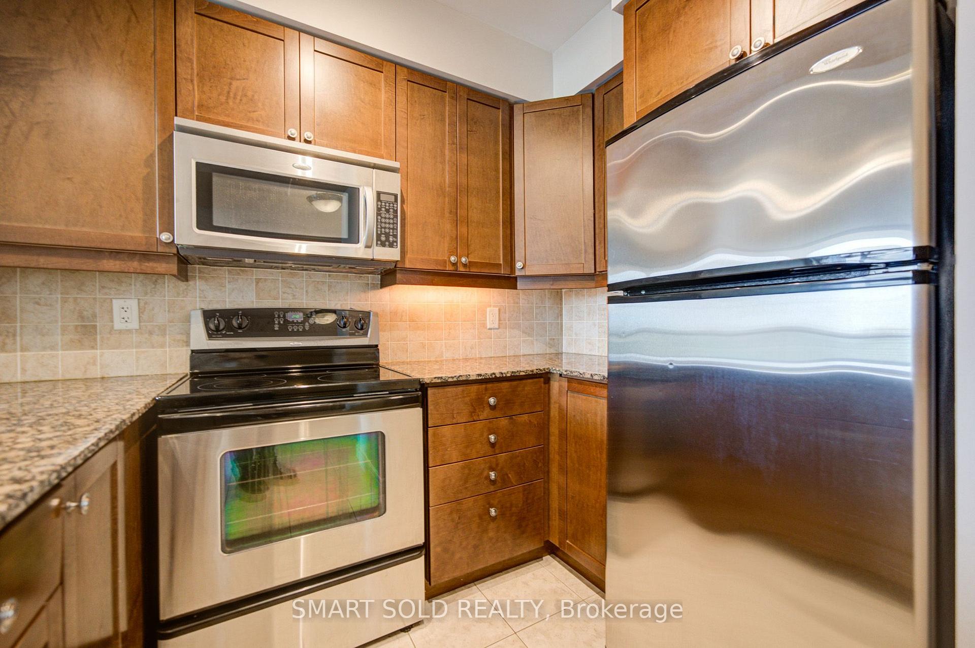 Photo 5 of Unit 1508, 100 Promenade Circle, Vaughan, Brownridge — HOMEH