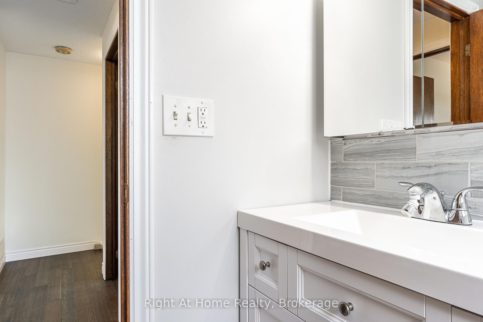 Photo 19 of 65 Maple Avenue, Stratford — HOMEH