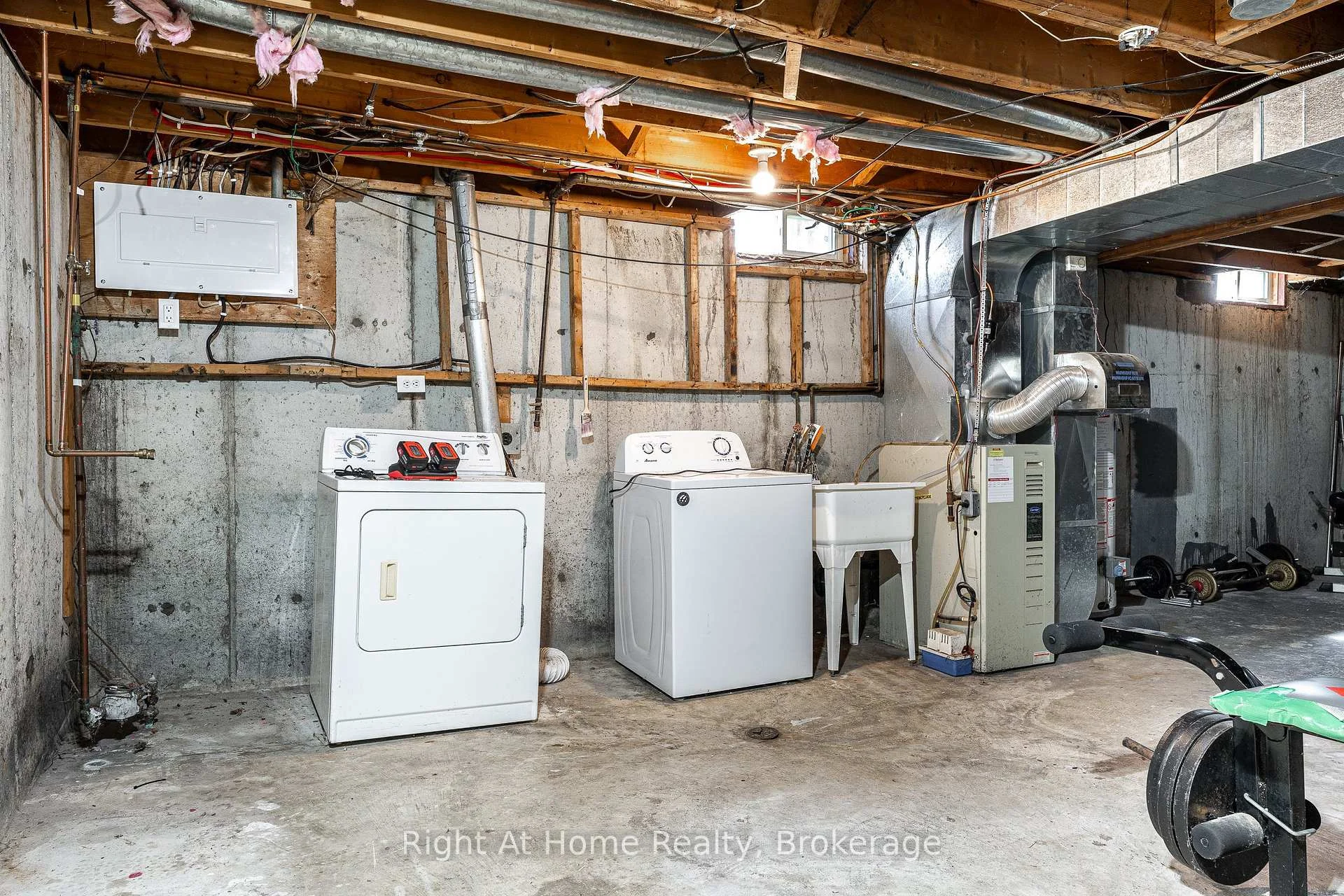 Photo 24 of 65 Maple Avenue, Stratford — HOMEH