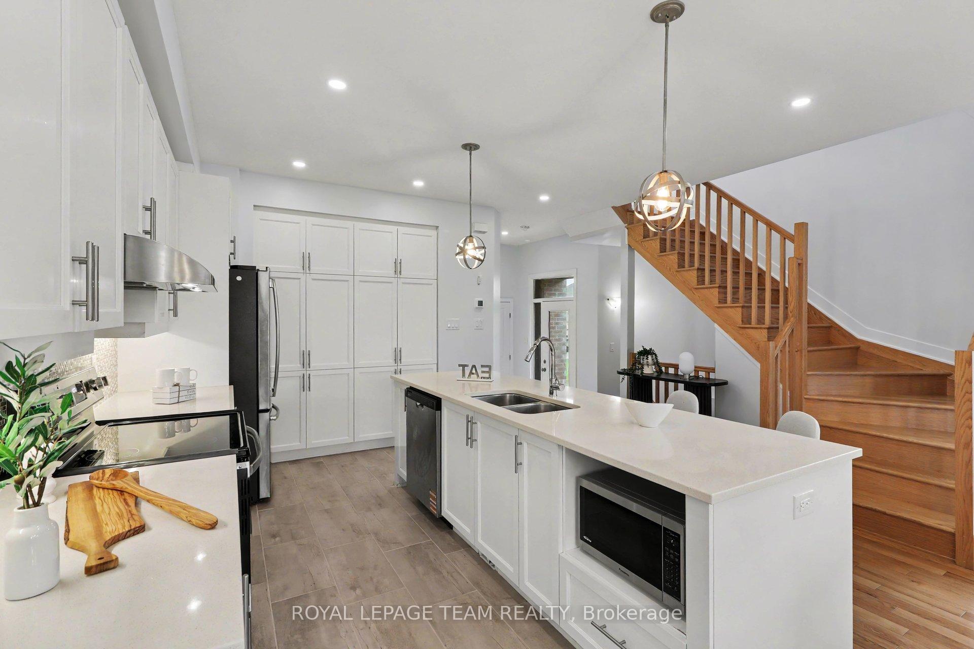 Photo 11 of 590 Triangle Street, Ottawa, Kanata - Emerald Meadows/Trailwest — HOMEH