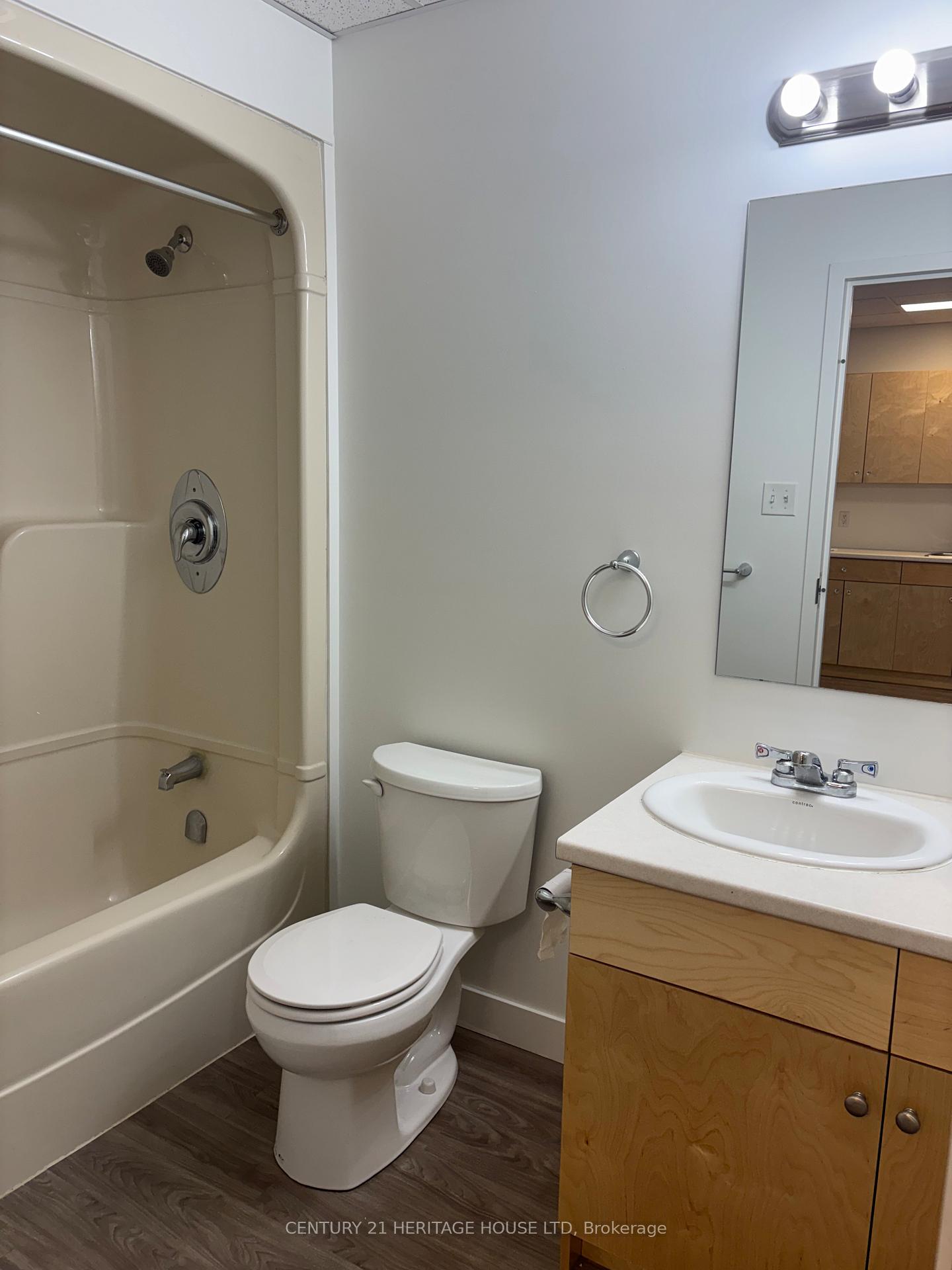 Photo 5 of Unit 203, 50 Scott Street, St. Thomas — HOMEH