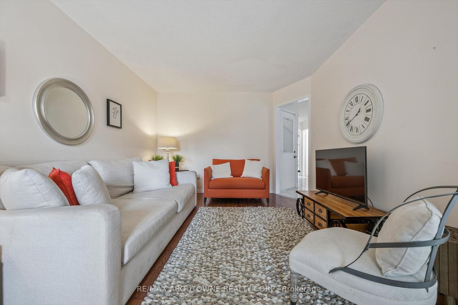 Photo 7 of 416 Marlatt Drive, Oakville, River Oaks — HOMEH