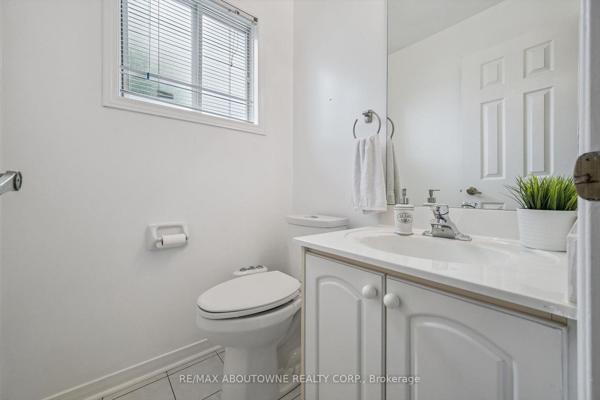 Photo 14 of 416 Marlatt Drive, Oakville, River Oaks — HOMEH