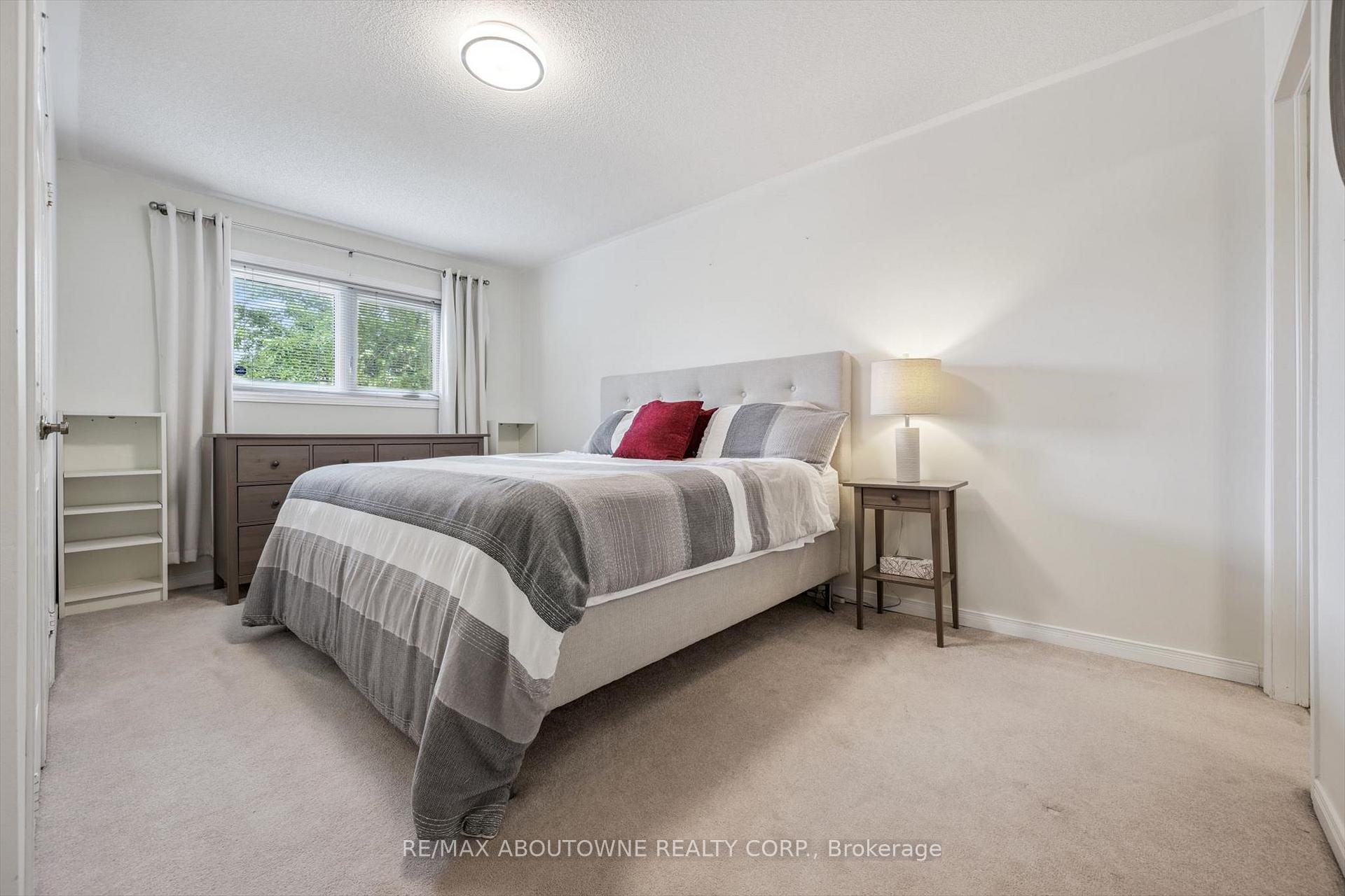 Photo 16 of 416 Marlatt Drive, Oakville, River Oaks — HOMEH