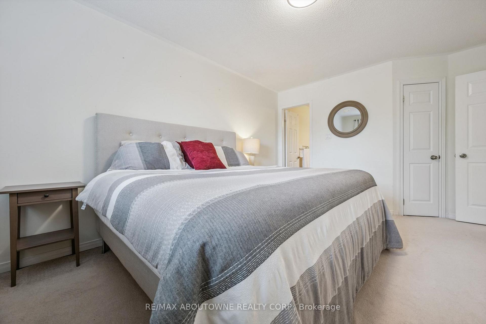 Photo 17 of 416 Marlatt Drive, Oakville, River Oaks — HOMEH