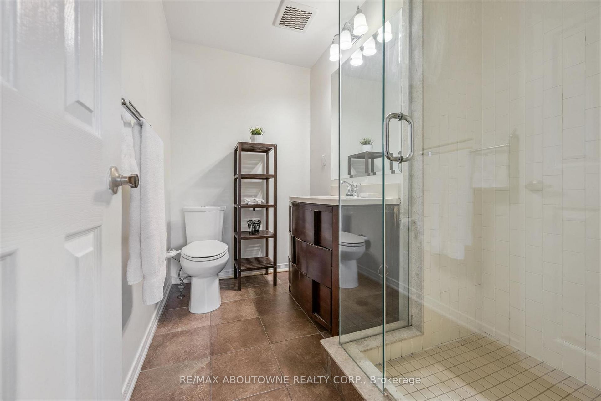 Photo 19 of 416 Marlatt Drive, Oakville, River Oaks — HOMEH