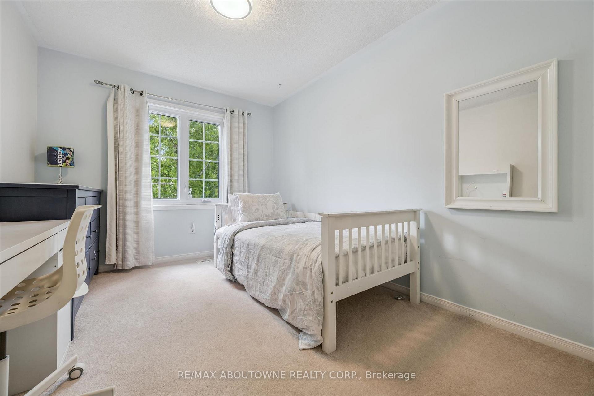 Photo 22 of 416 Marlatt Drive, Oakville, River Oaks — HOMEH