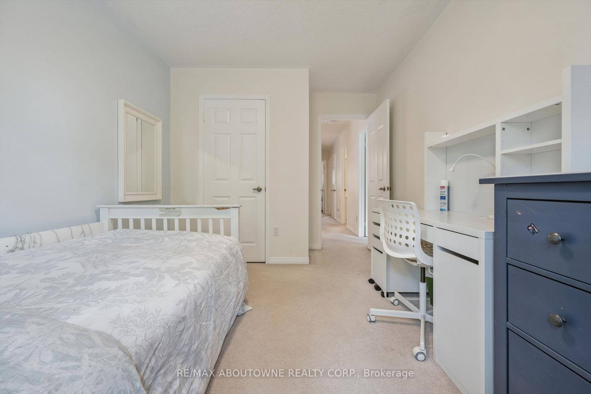Photo 23 of 416 Marlatt Drive, Oakville, River Oaks — HOMEH
