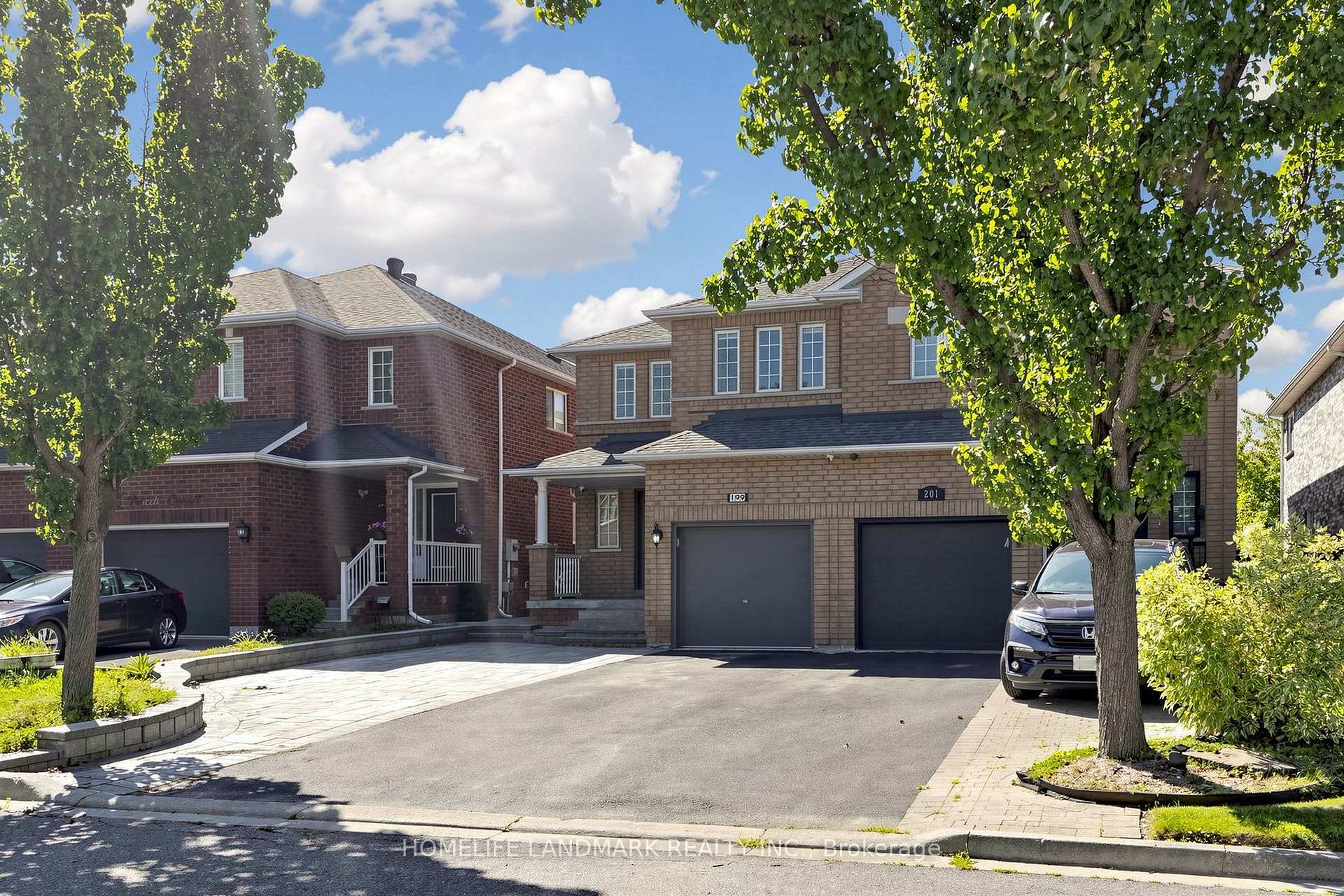Photo 3 of 199 Purcell Crescent, Vaughan, Maple — HOMEH