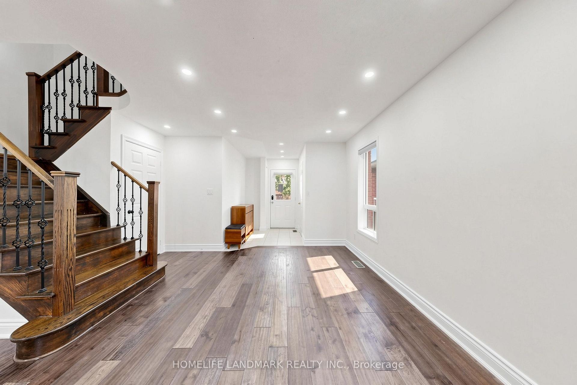 Photo 11 of 199 Purcell Crescent, Vaughan, Maple — HOMEH
